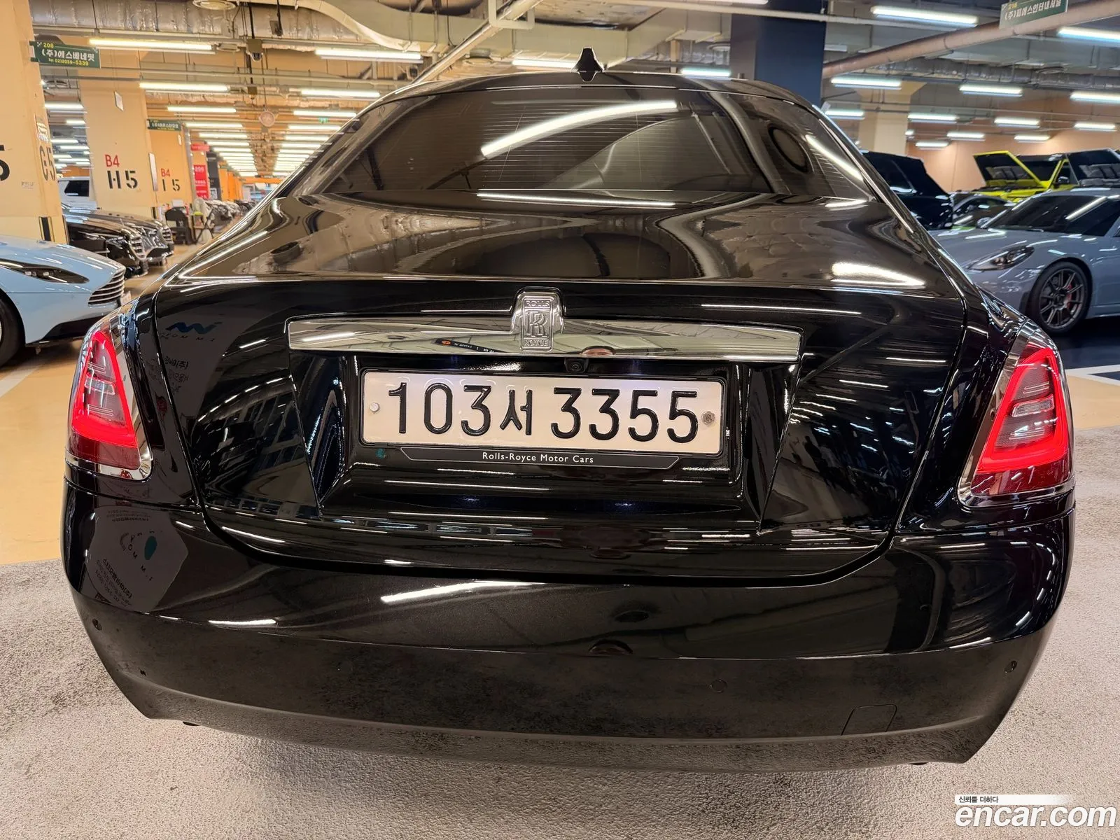 Rolls-Royce Ghost 2021 — 12