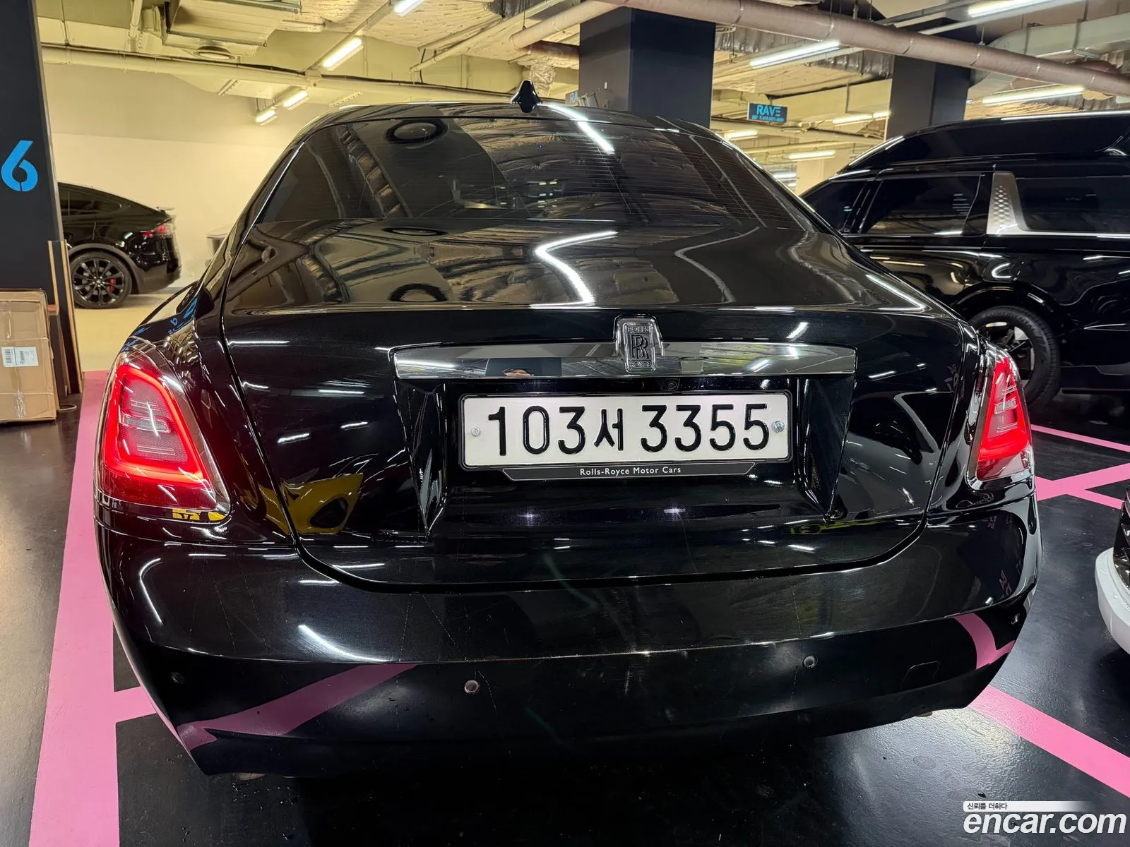 Rolls-Royce Ghost 2021 — 14