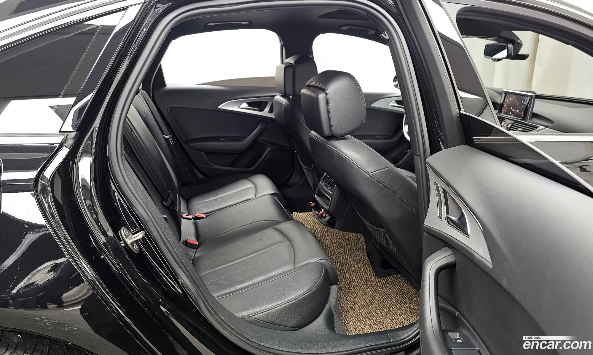 Audi A6 2018 WAUZZZ4G8JN104388 — 18