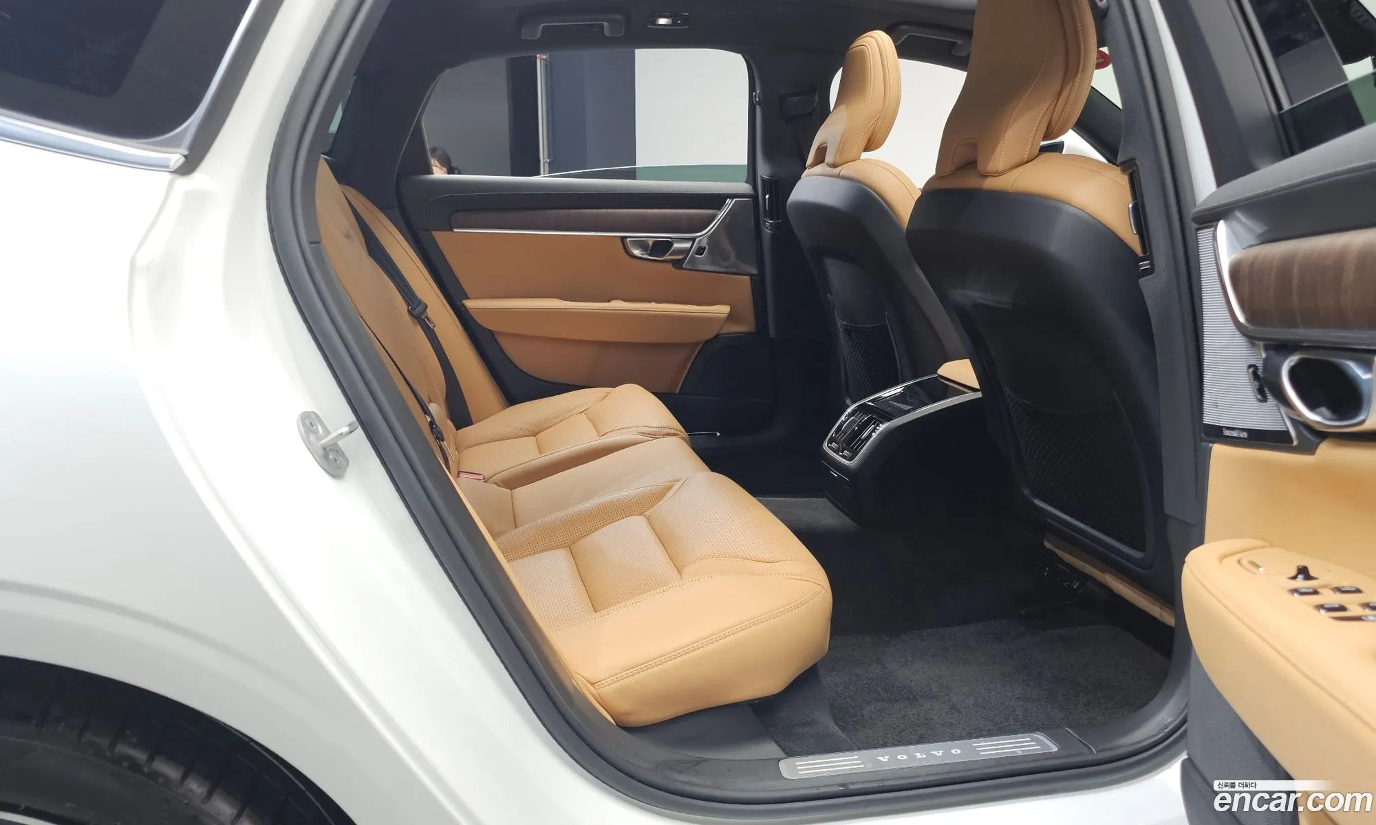 Volvo S90 2023 LVYPTL126PP350671 — 10