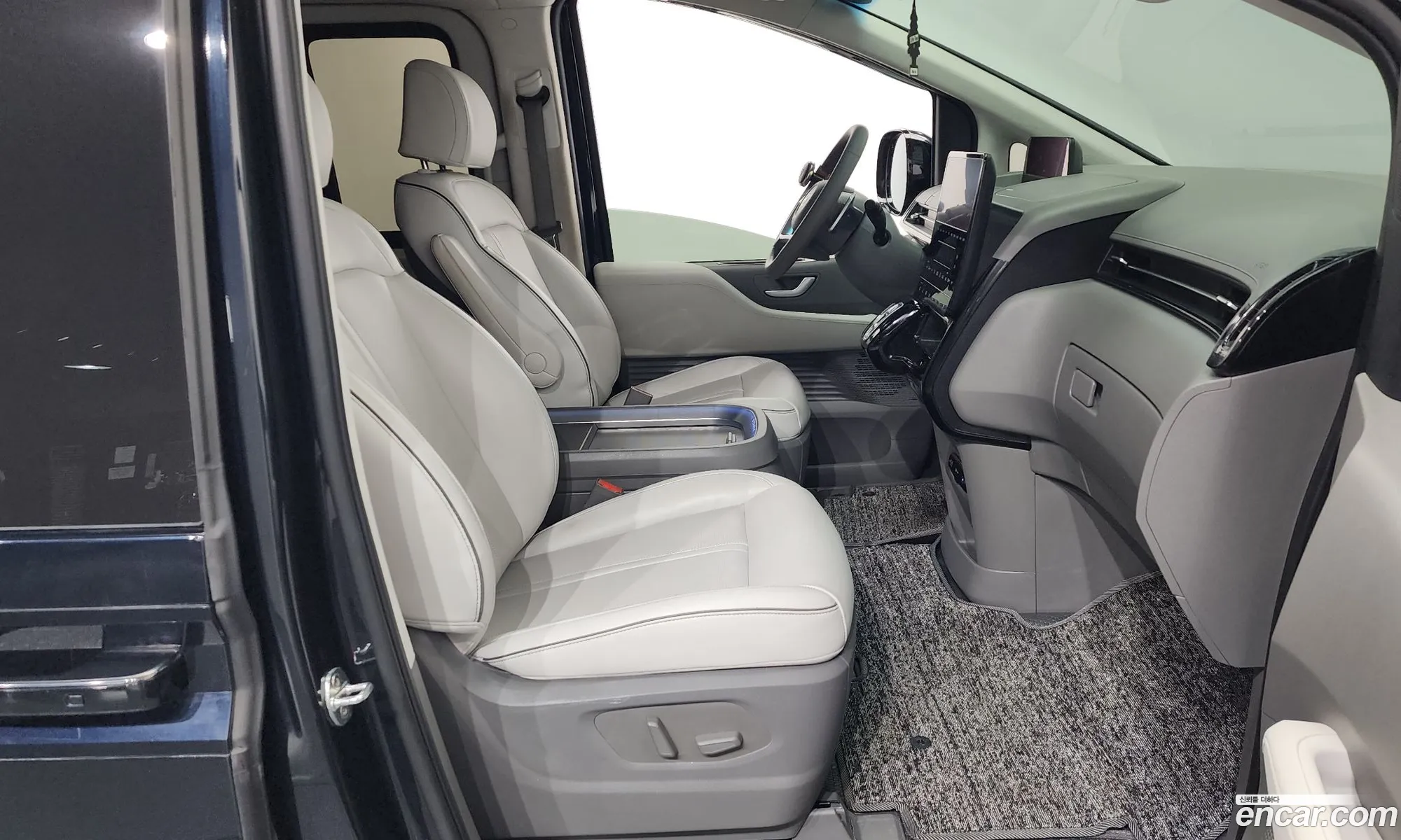 Hyundai Staria 2021 — 19