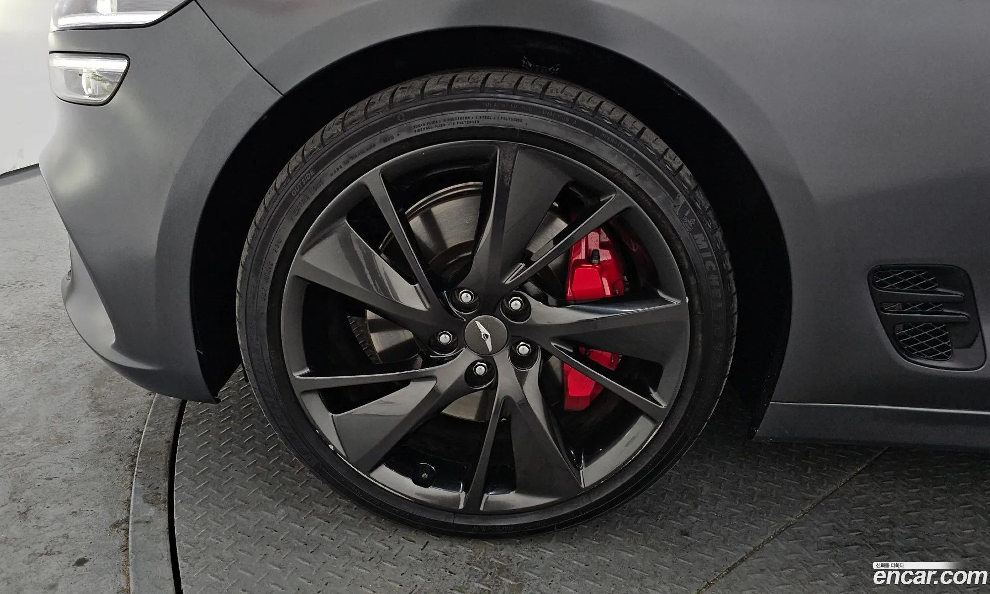 Genesis G70 2020 — 10