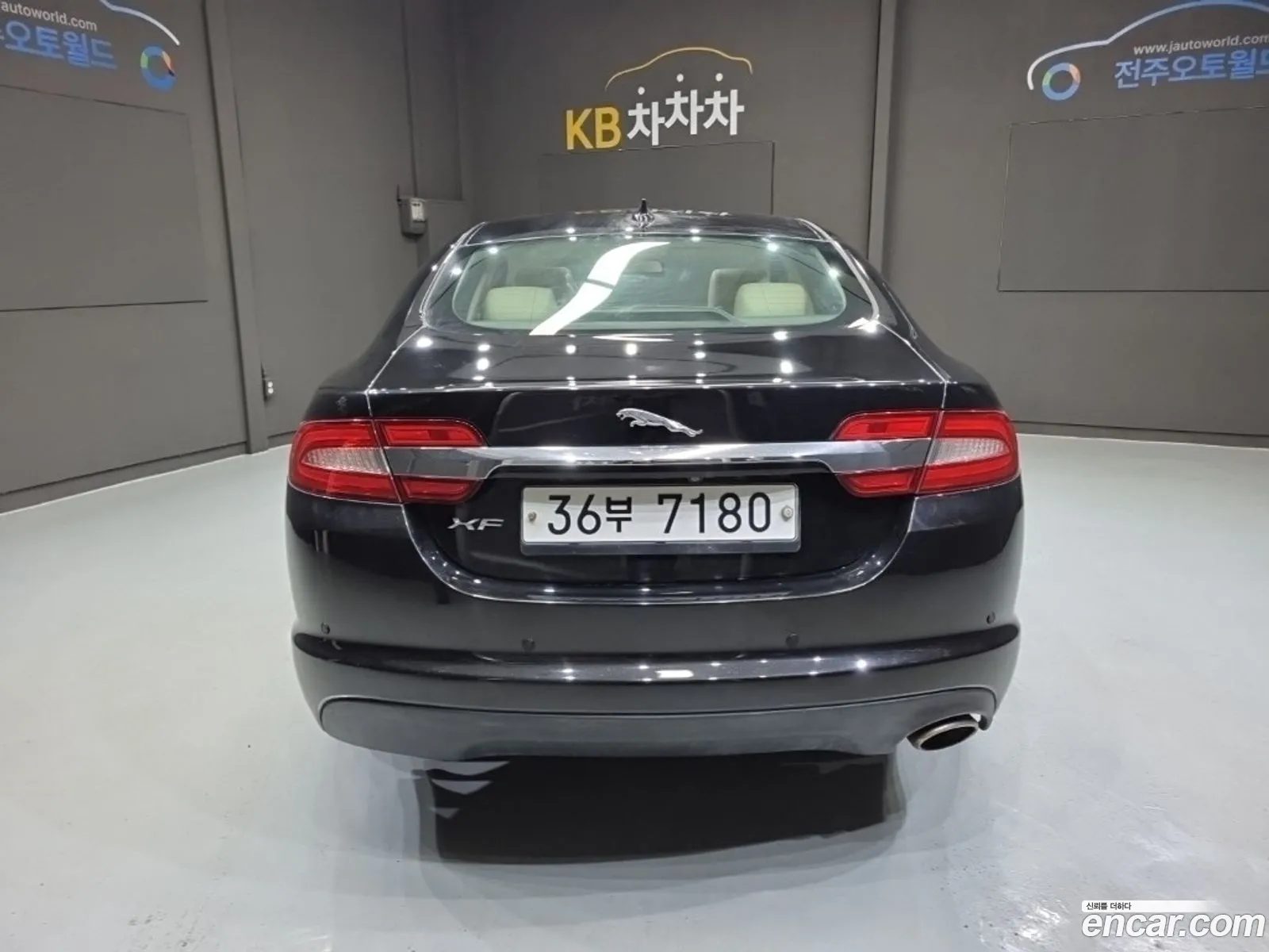 Jaguar XF 2013 — 13
