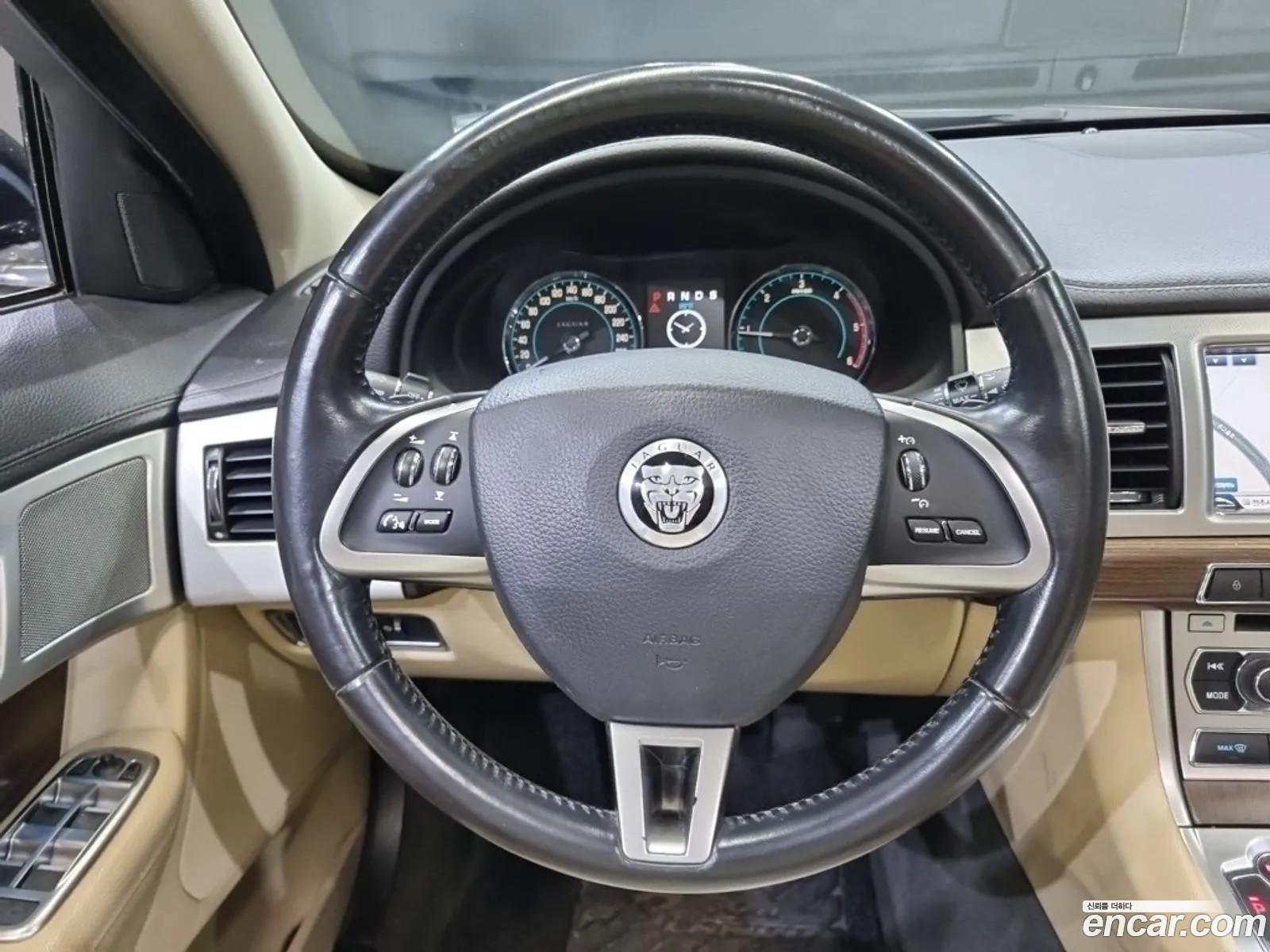 Jaguar XF 2013 — 5