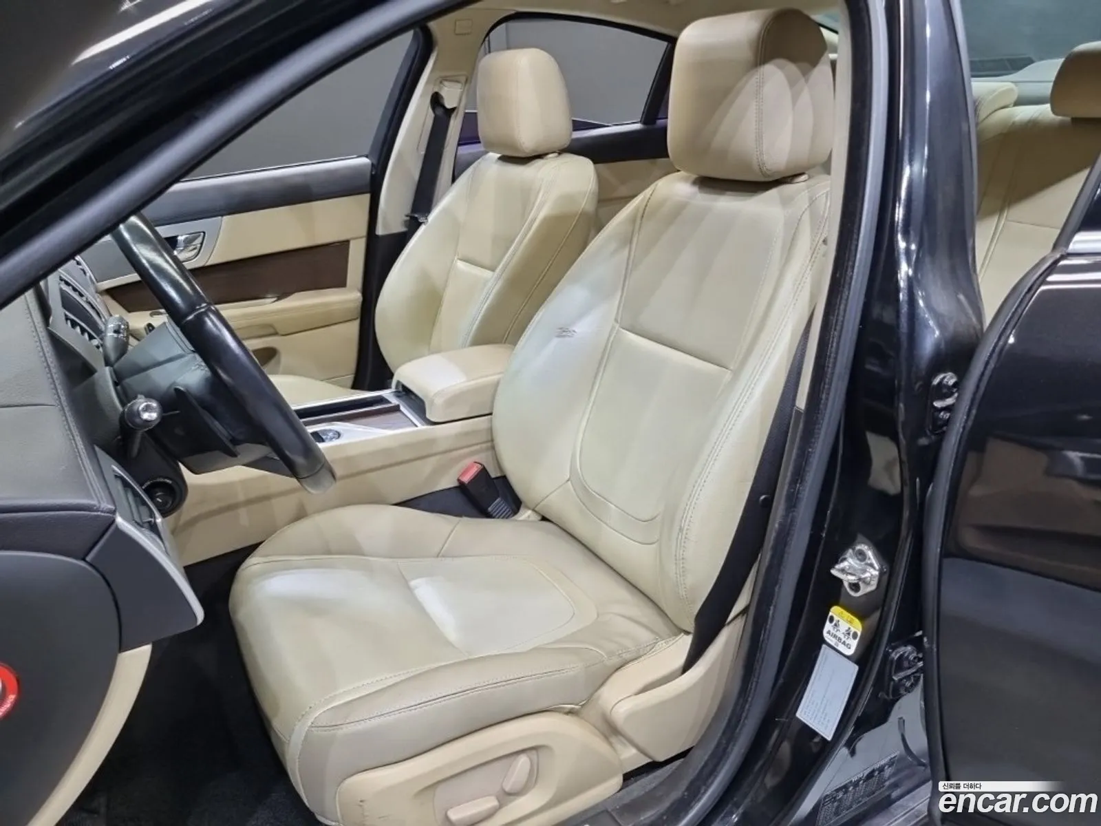 Jaguar XF 2013 — 16