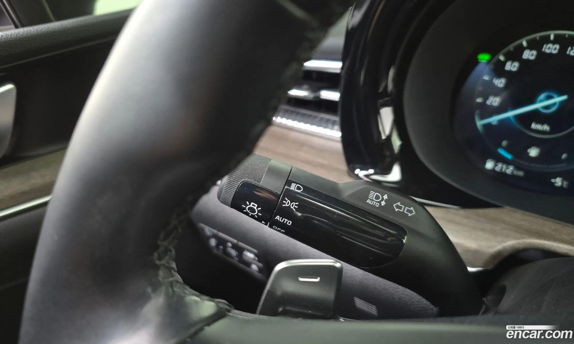 Kia K5 Hybrid 2021 — 11