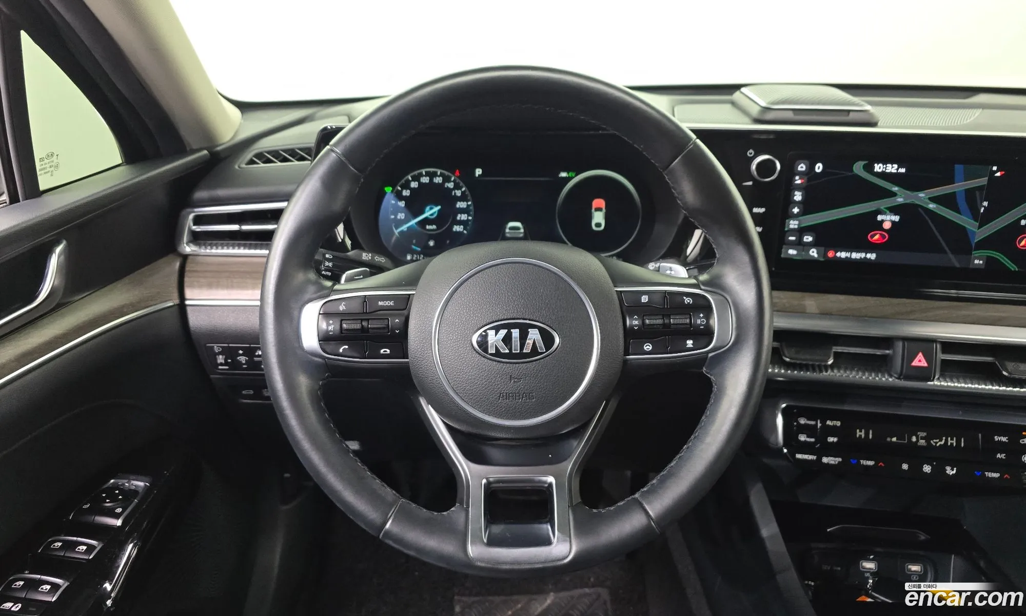 Kia K5 Hybrid 2021 — 4