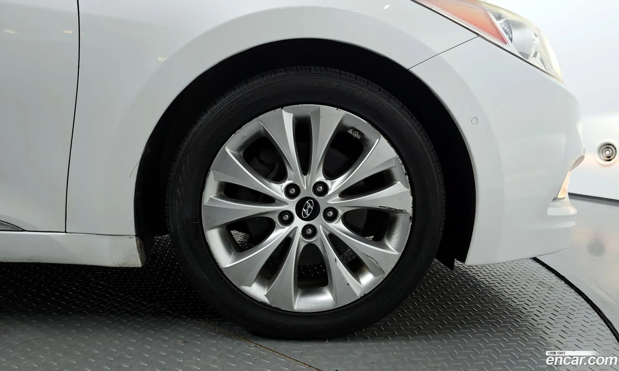 Hyundai Grandeur HG 2012 — 19