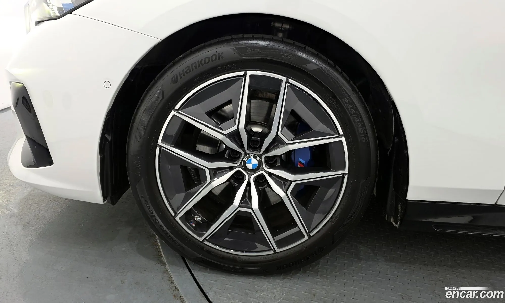 BMW 5 Series 2025 WBA21FJ00SCU61902 — 3