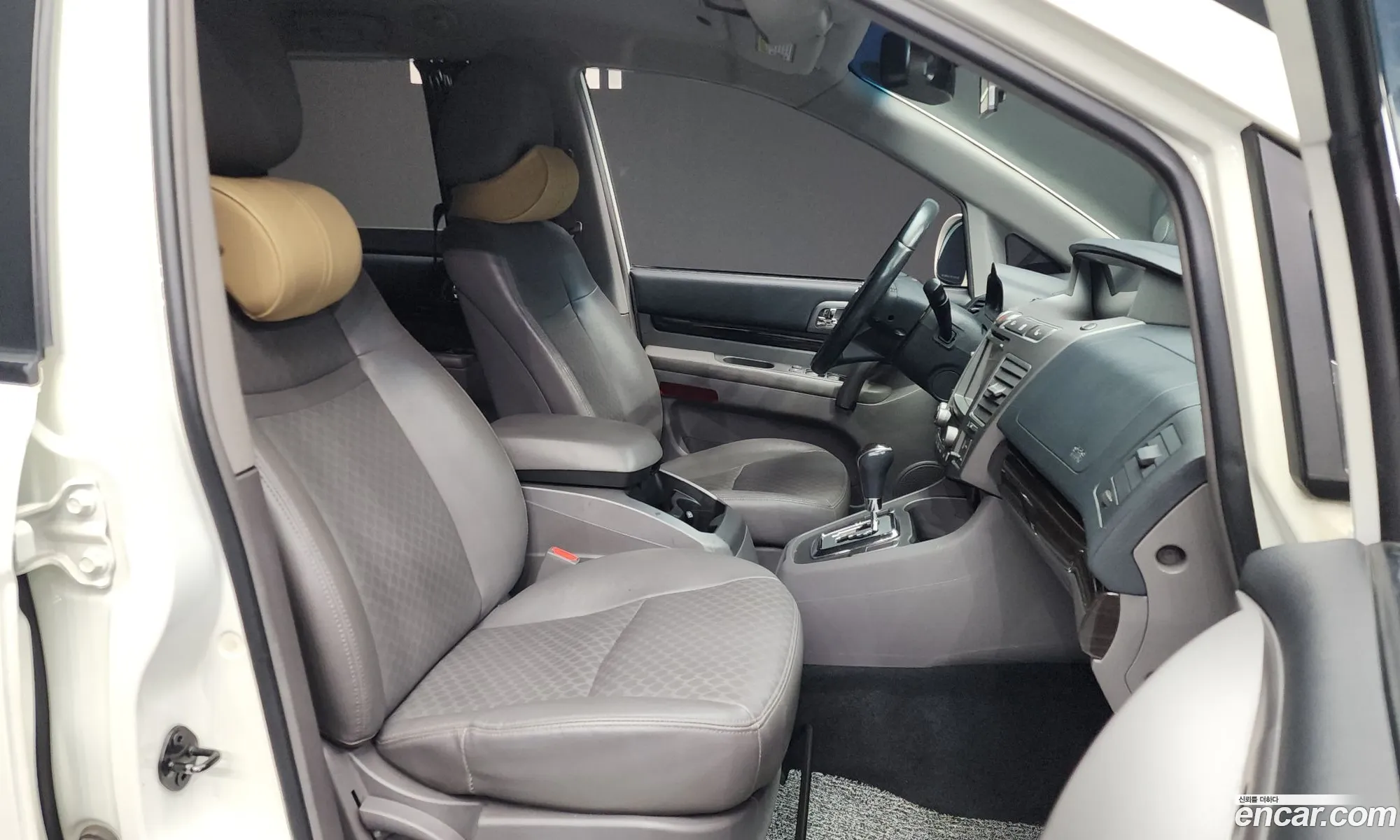 KG Mobility (SsangYong) Korando Turismo 2016 — 16