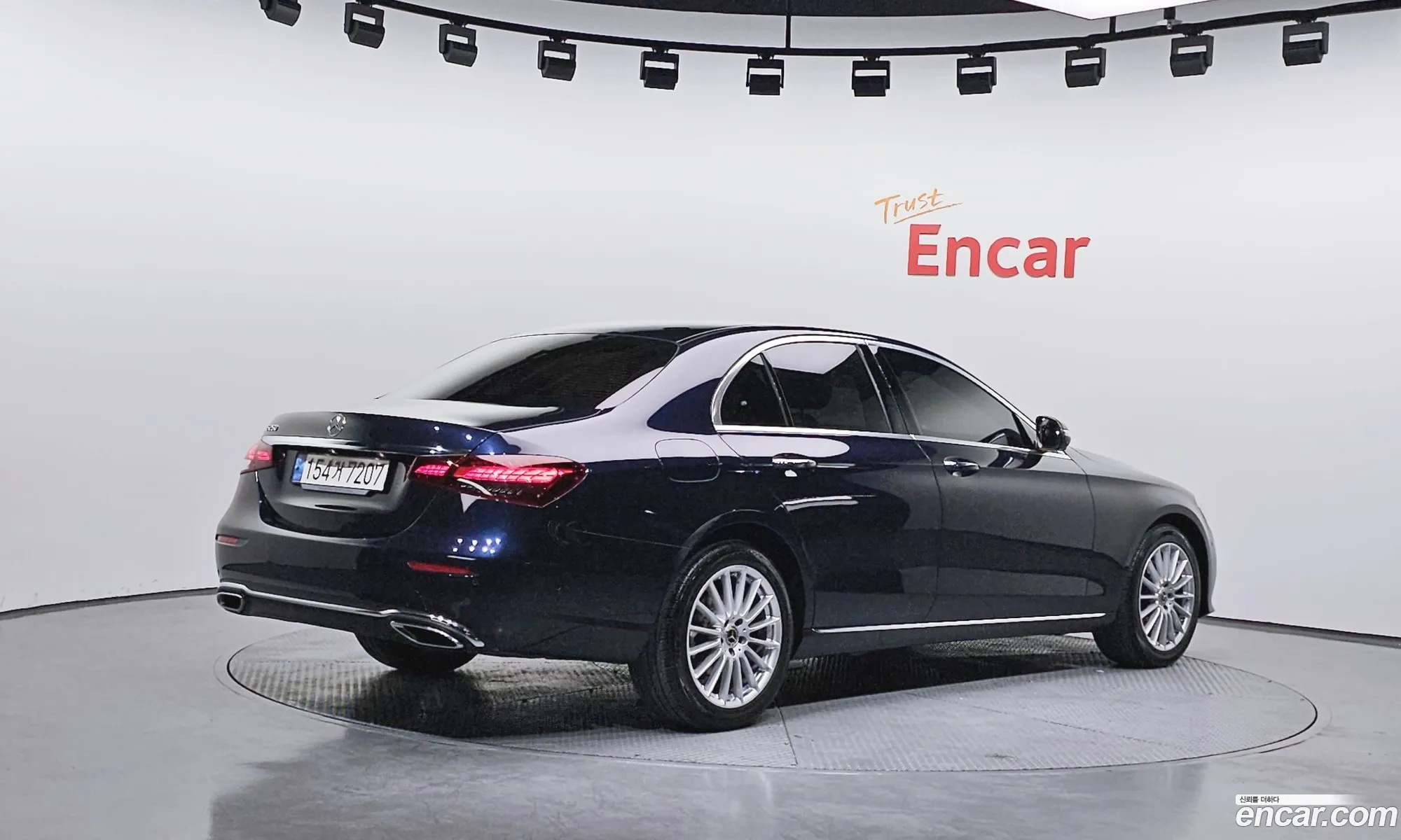 Mercedes-Benz E-Class W213 2022 — 19