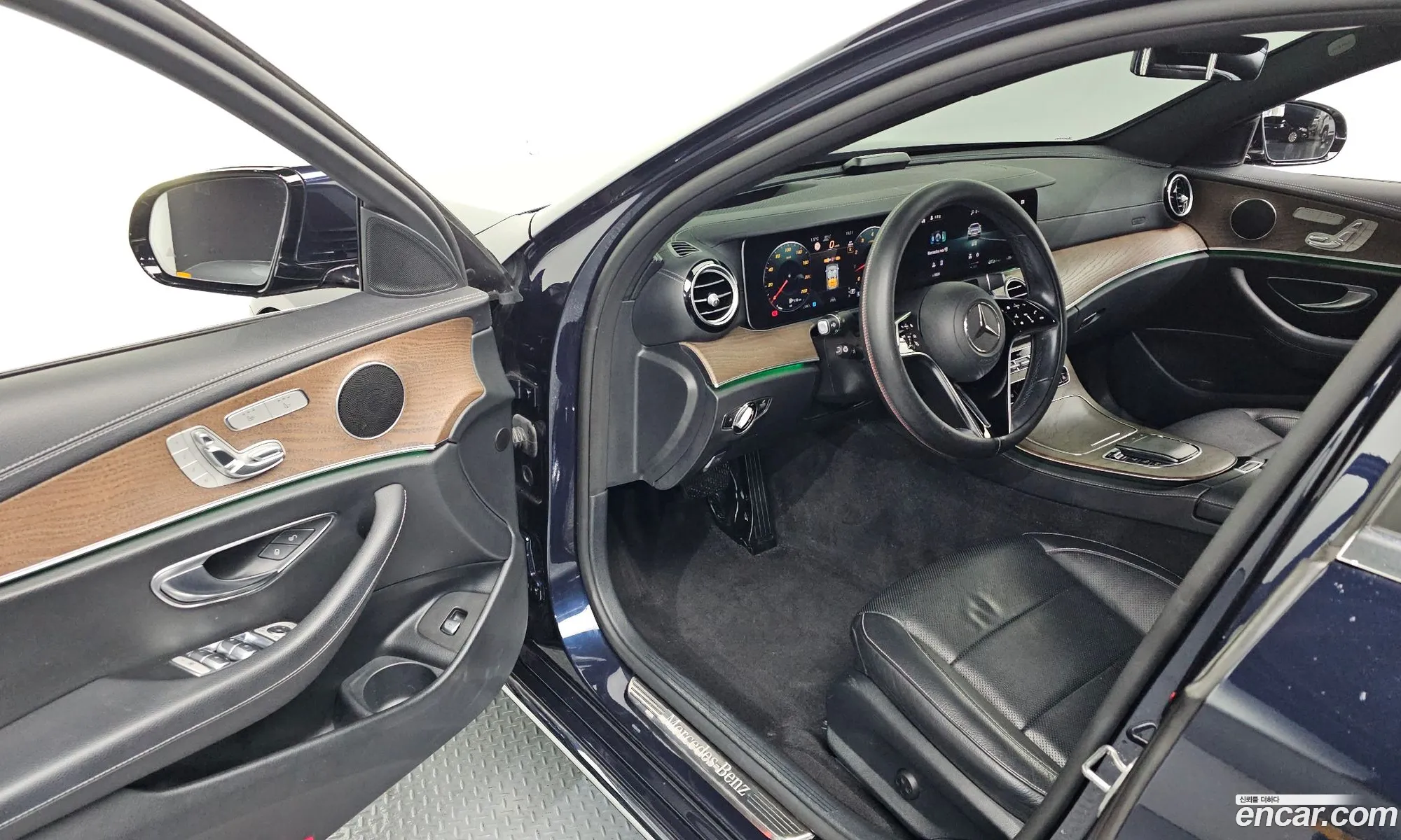 Mercedes-Benz E-Class W213 2022 — 16