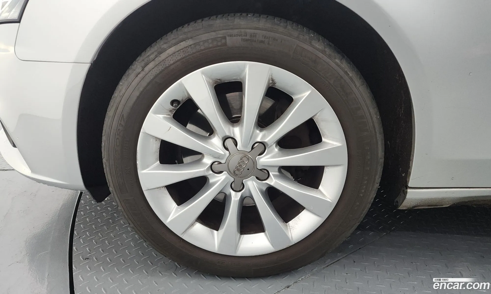 Audi A4 2012 WAUZZZ8K5CN021308 — 2