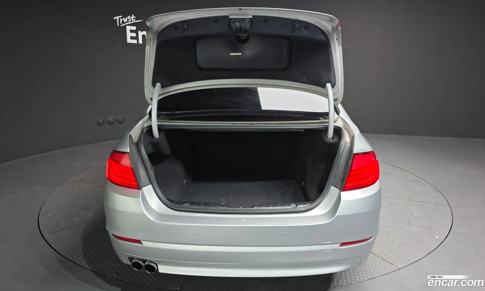 BMW 5 Series 2011 WBAFW1102BDU18744 — 16