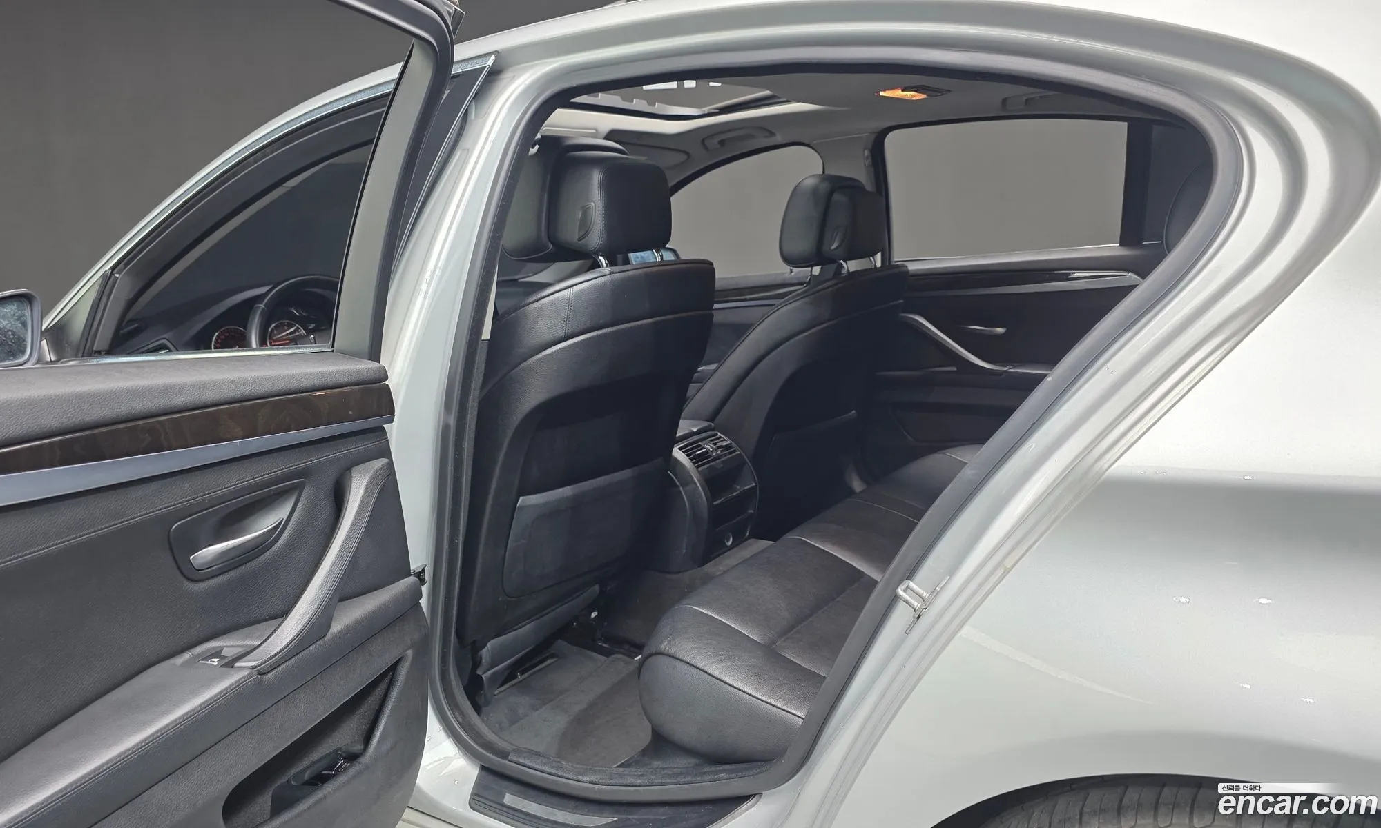 BMW 5 Series 2011 WBAFW1102BDU18744 — 19