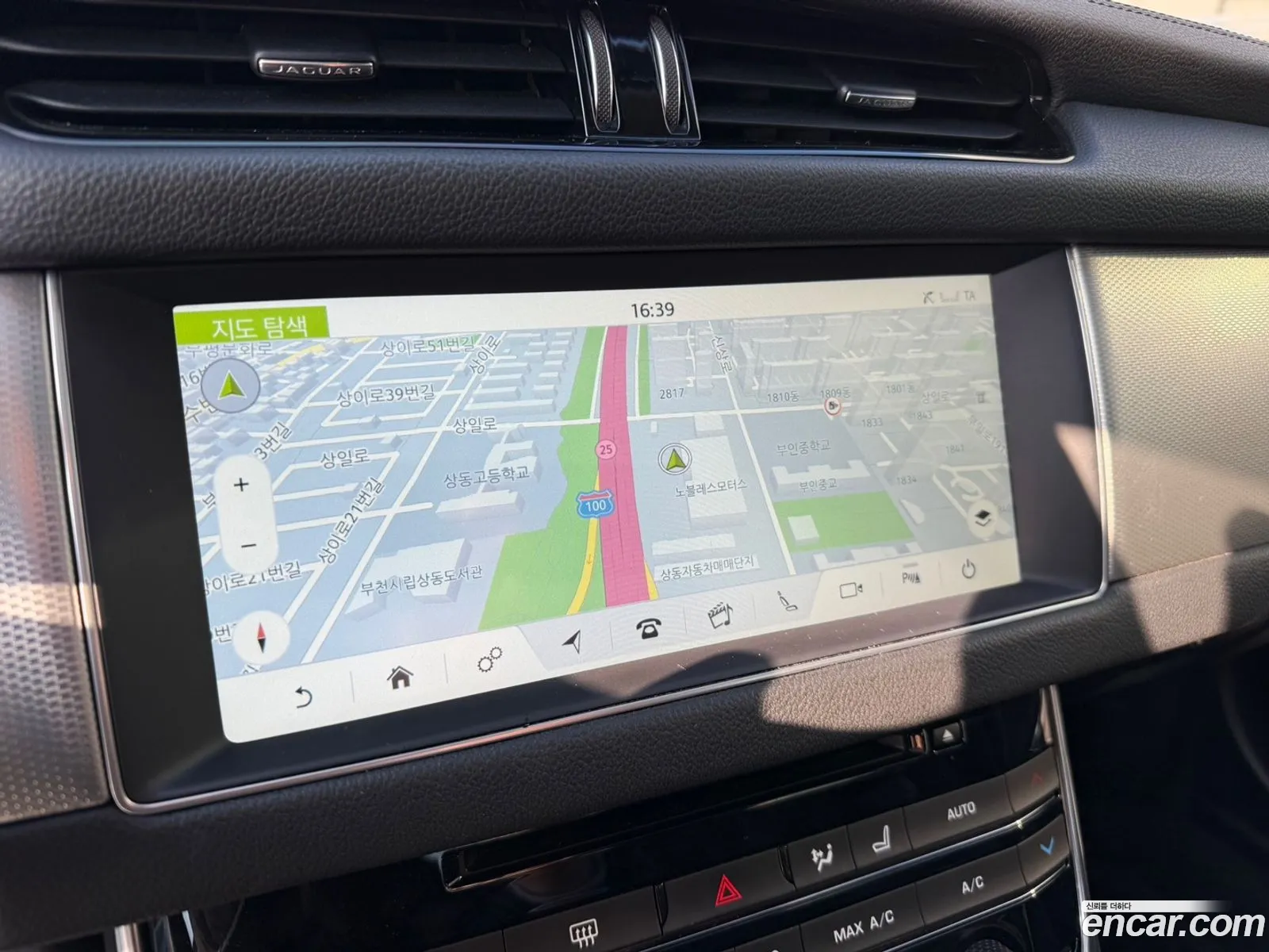 Jaguar XF 2018 — 5