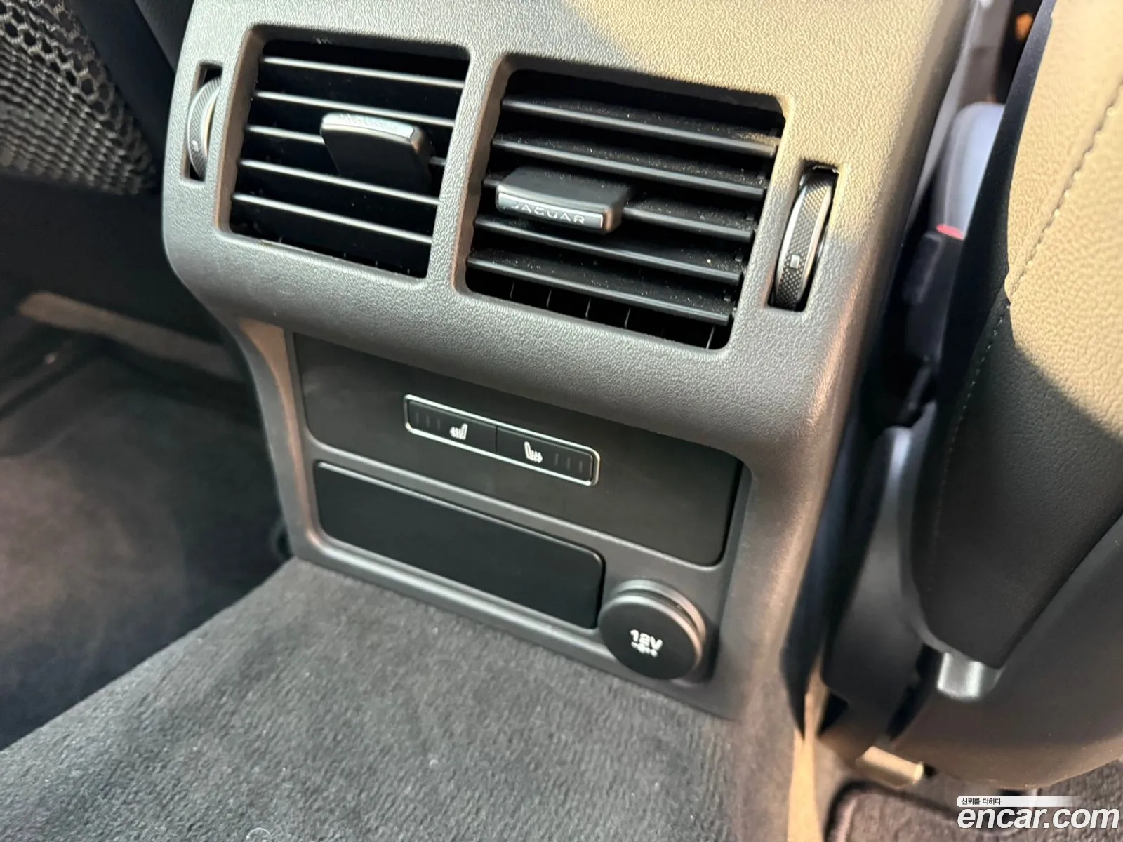 Jaguar XF 2018 — 19