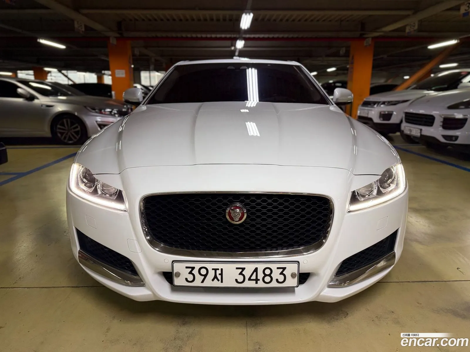Jaguar XF 2018 — 8