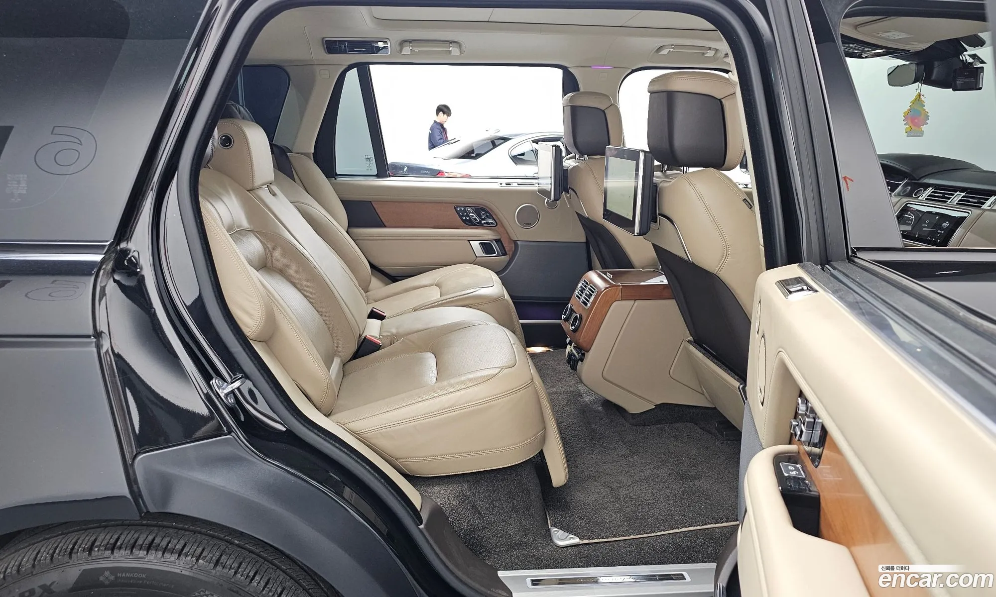 Land Rover Range Rover 2018 SALGA3BJ5JA510805 — 2