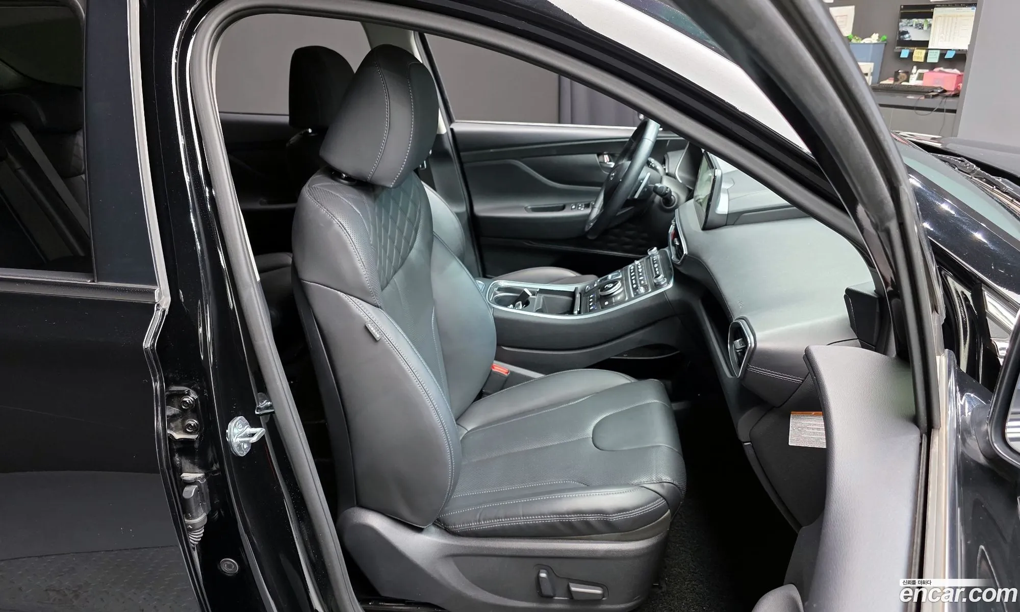 Hyundai Santa Fe 2023 — 17