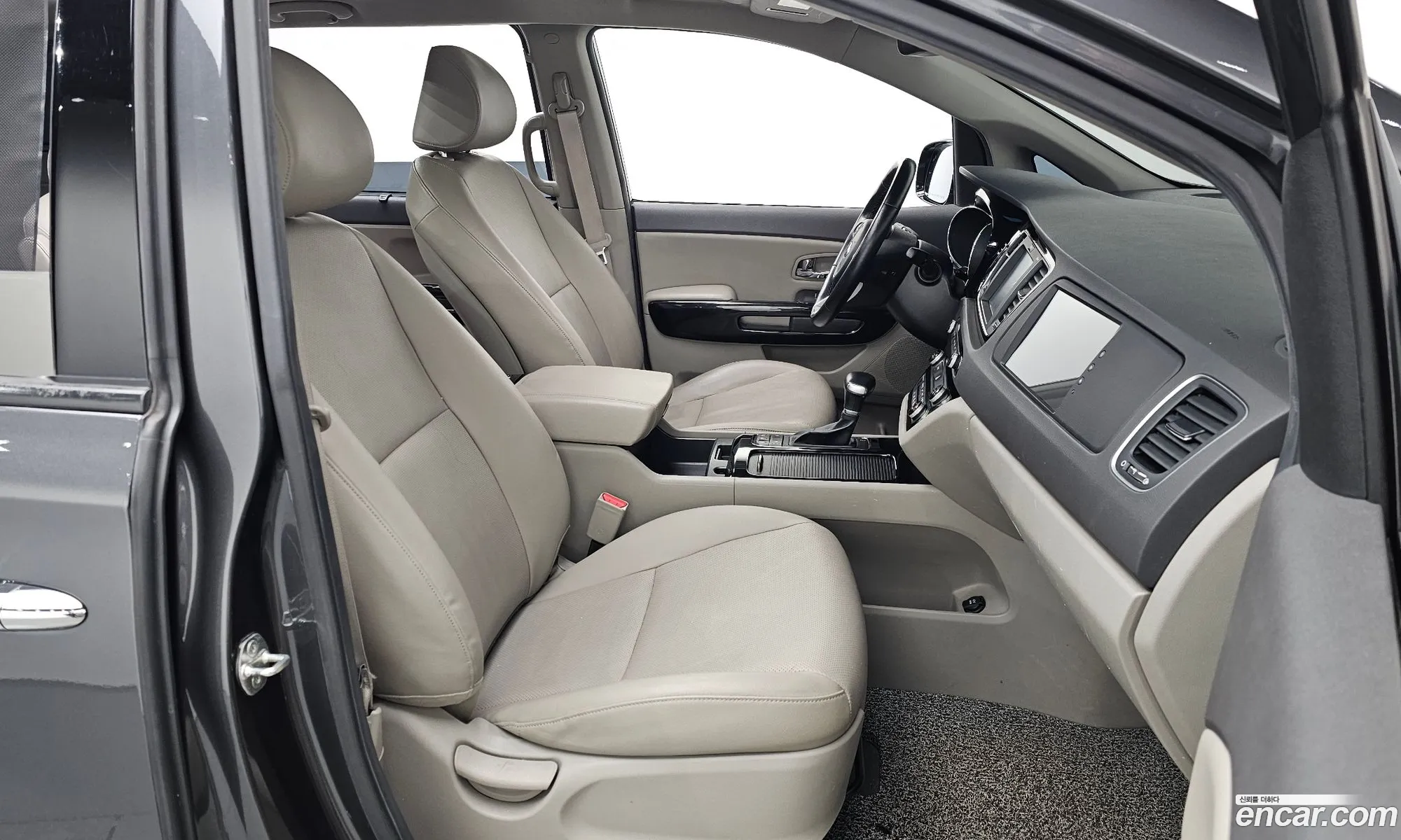 Kia Carnival 2018 — 2