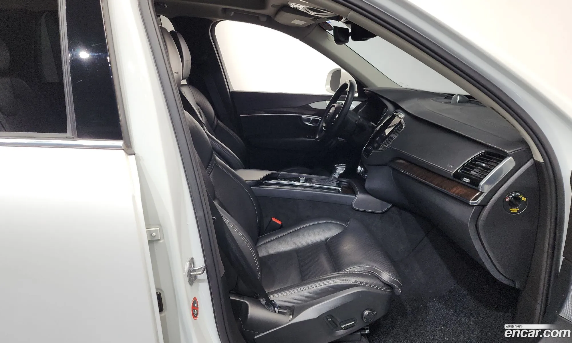 Volvo XC90 2017 YV1LFA22CH1123107 — 11