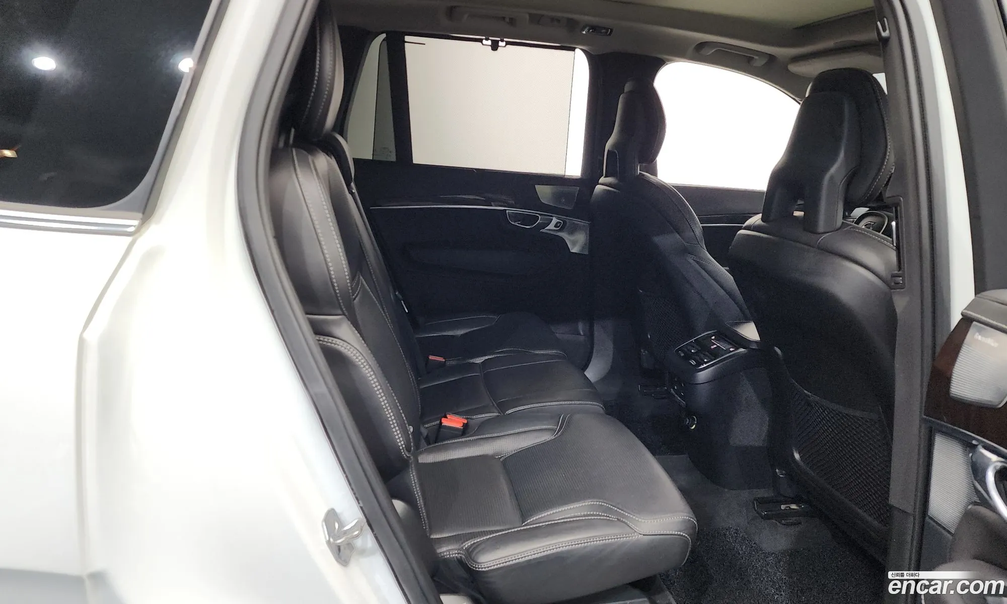 Volvo XC90 2017 YV1LFA22CH1123107 — 14