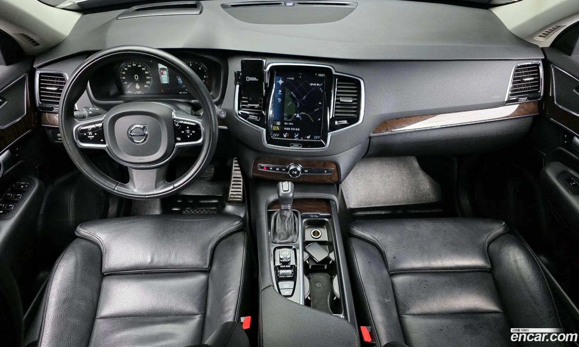 Volvo XC90 2016 — 19