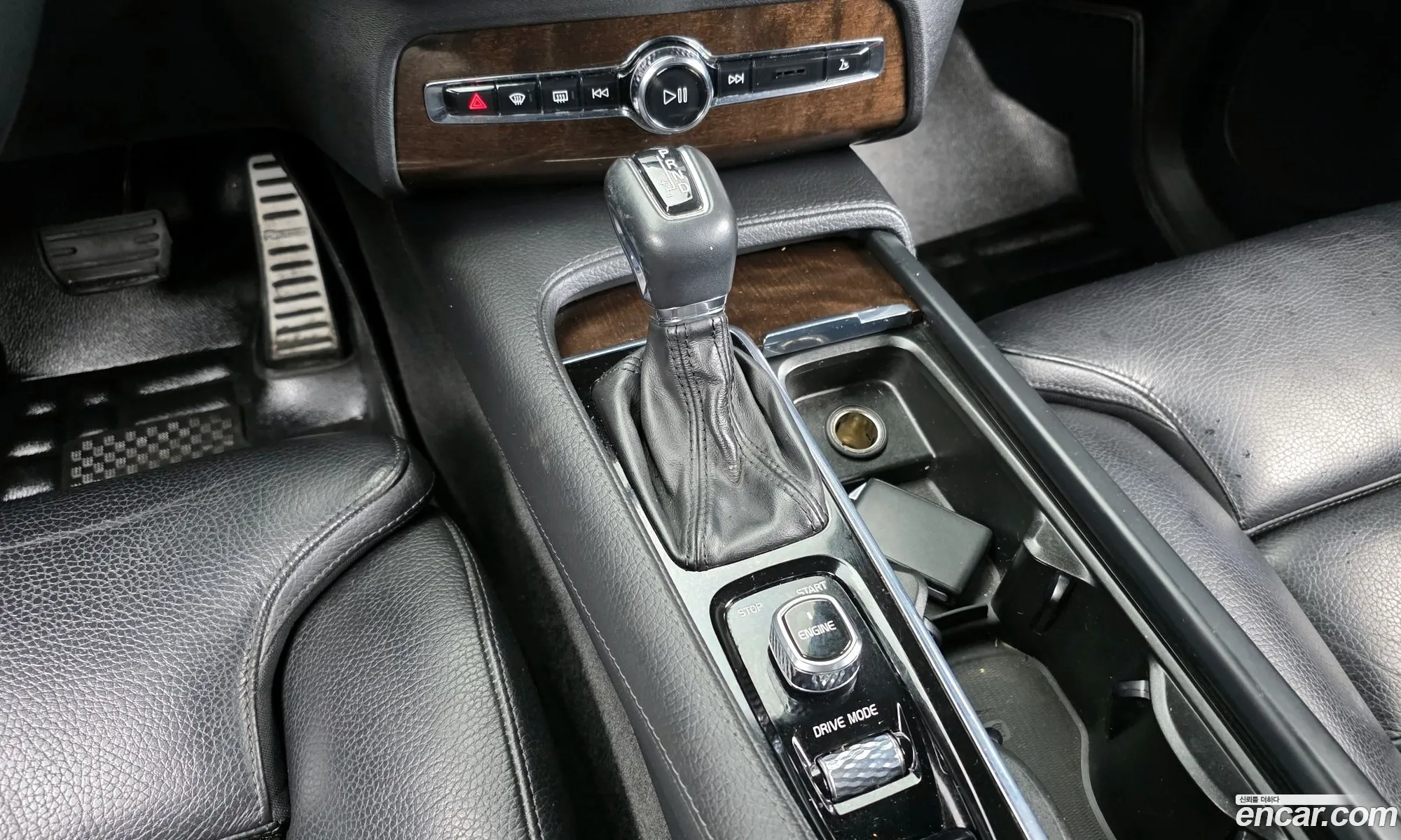 Volvo XC90 2016 — 17