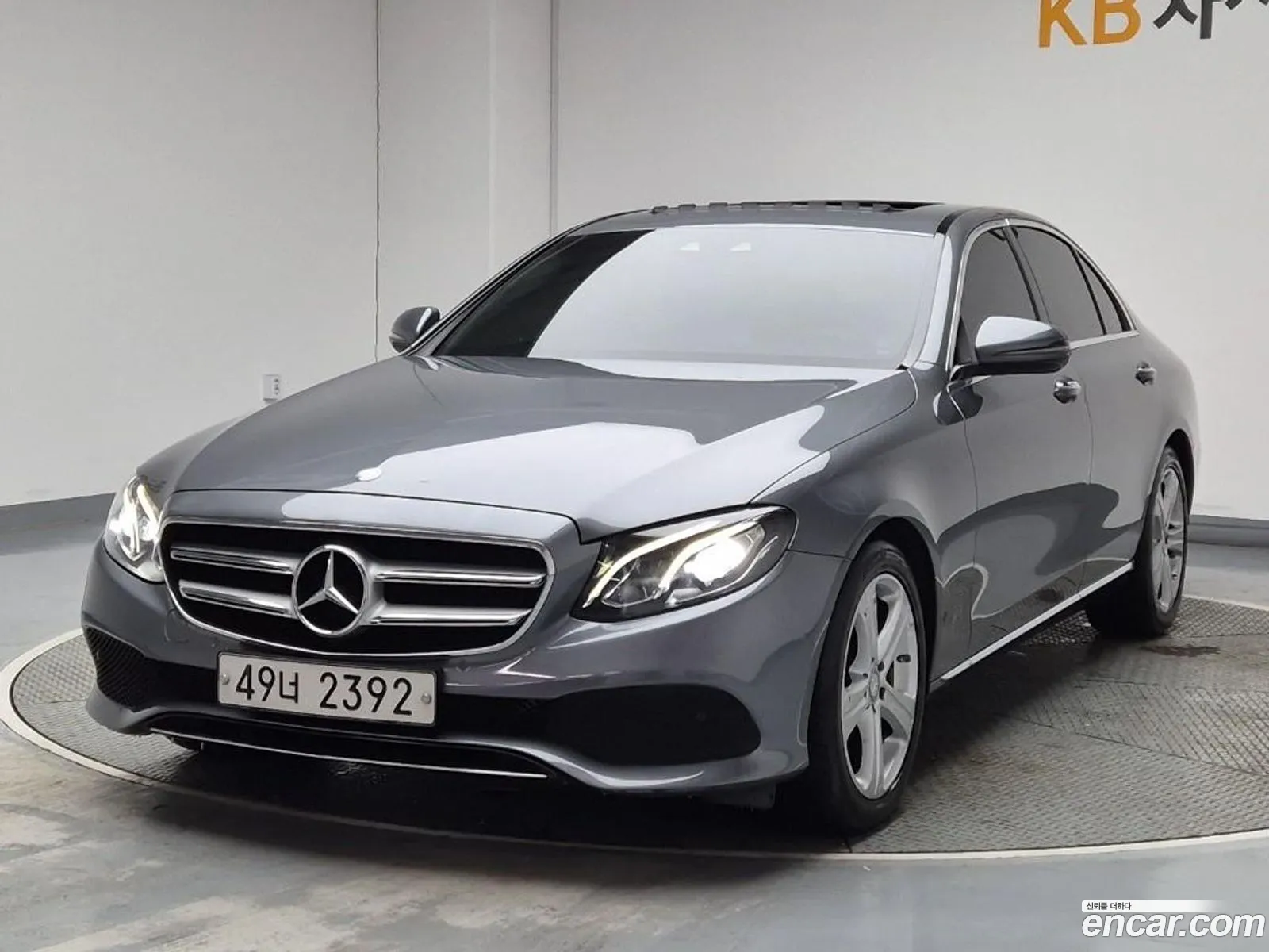 Mercedes-Benz E-Class W213 2017 — 18