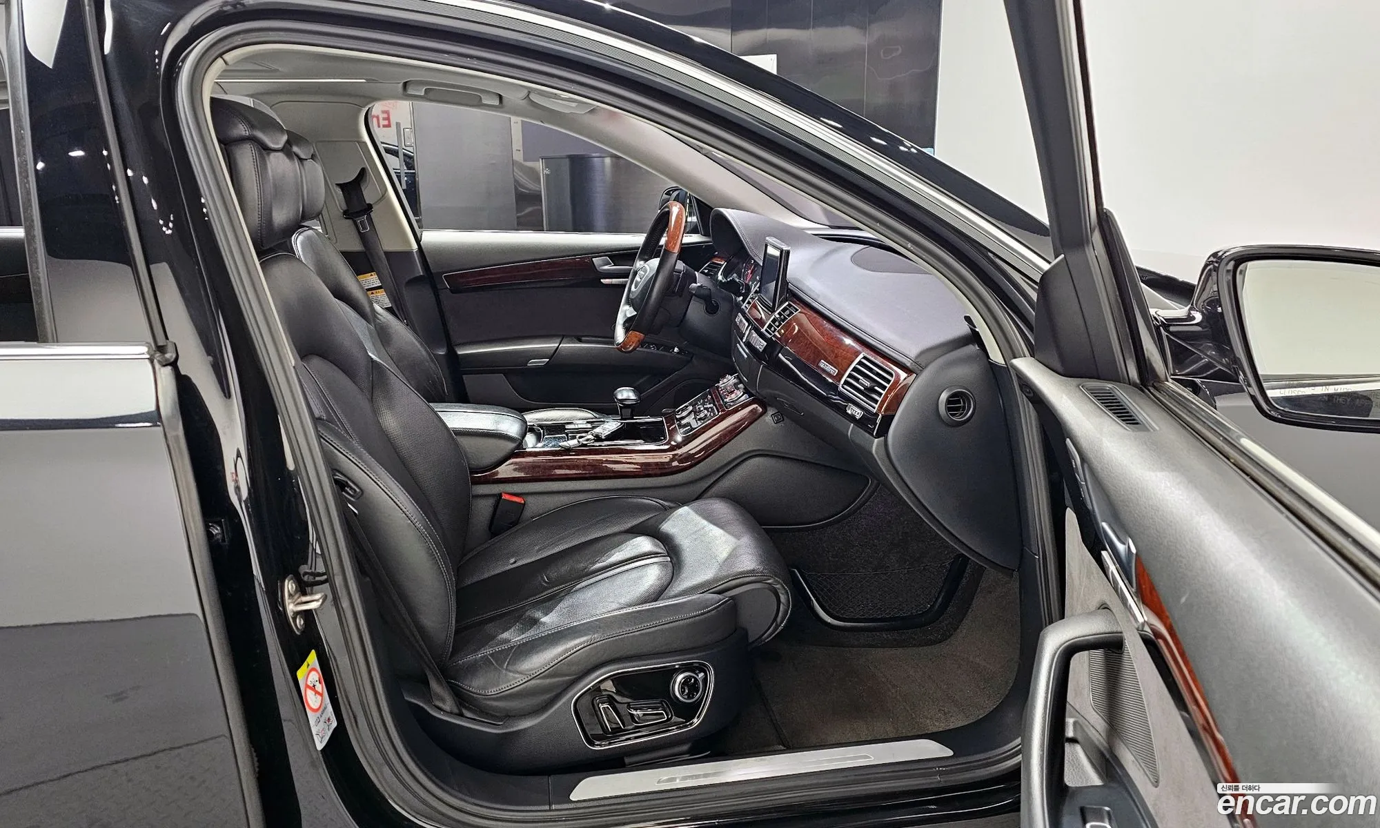Audi A8 2011 — 7