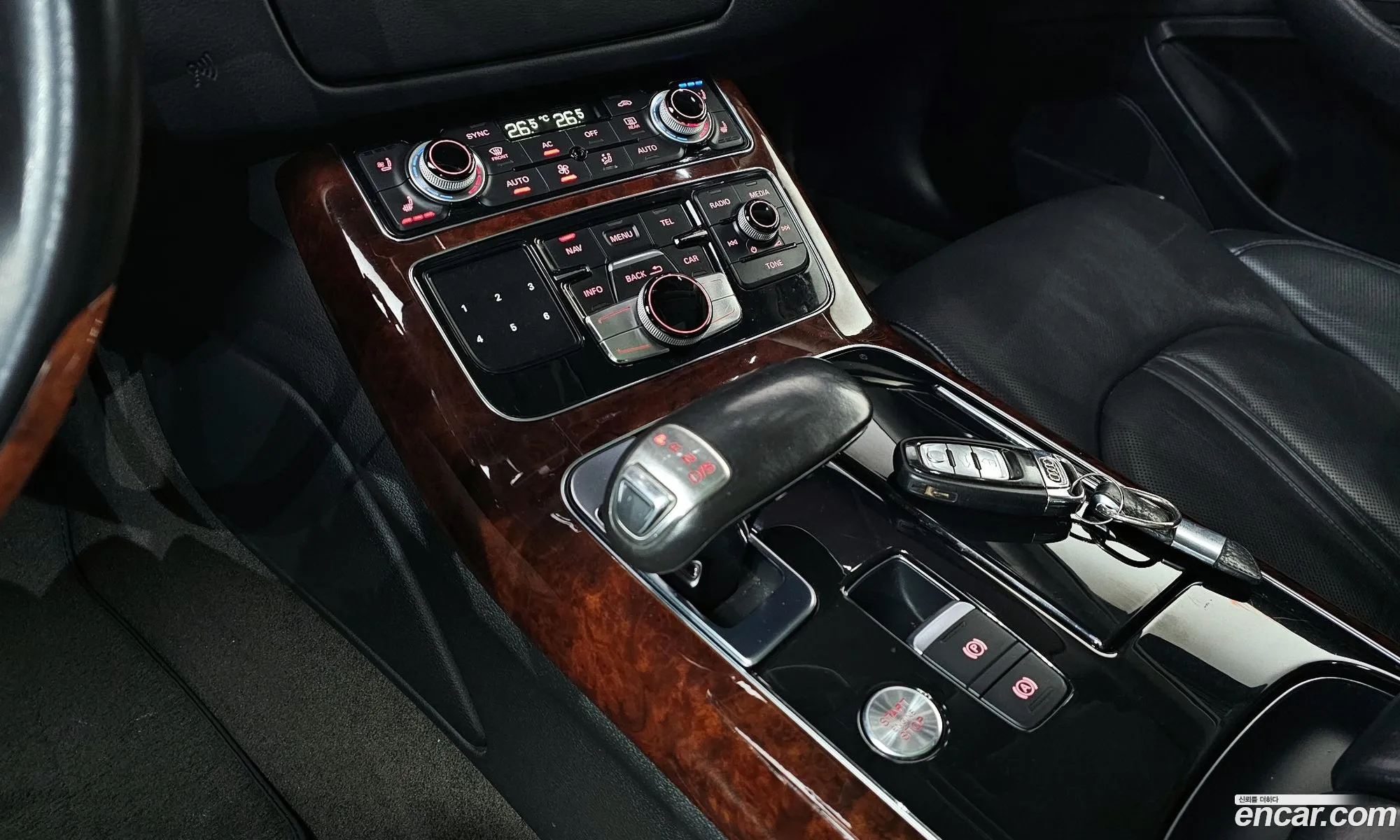Audi A8 2011 — 18