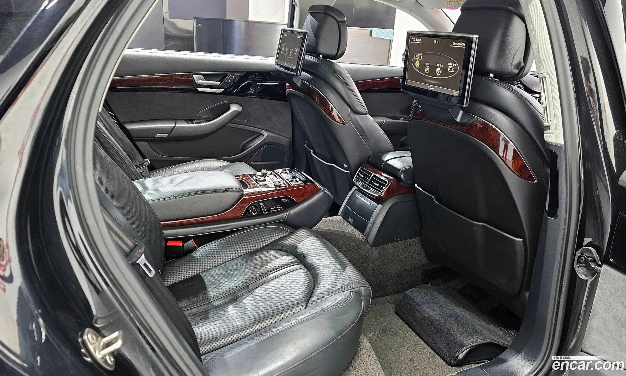 Audi A8 2011 — 19