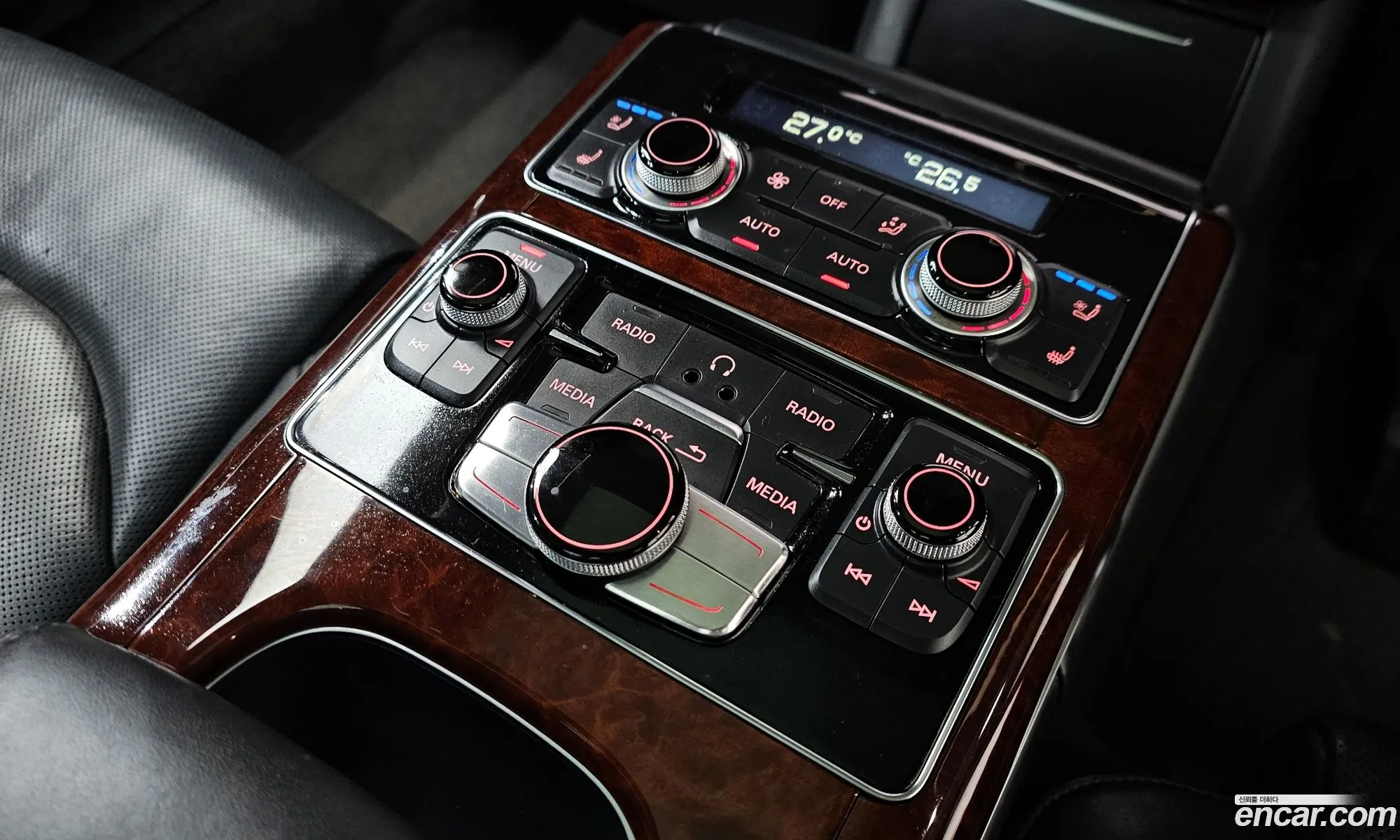 Audi A8 2011 — 8