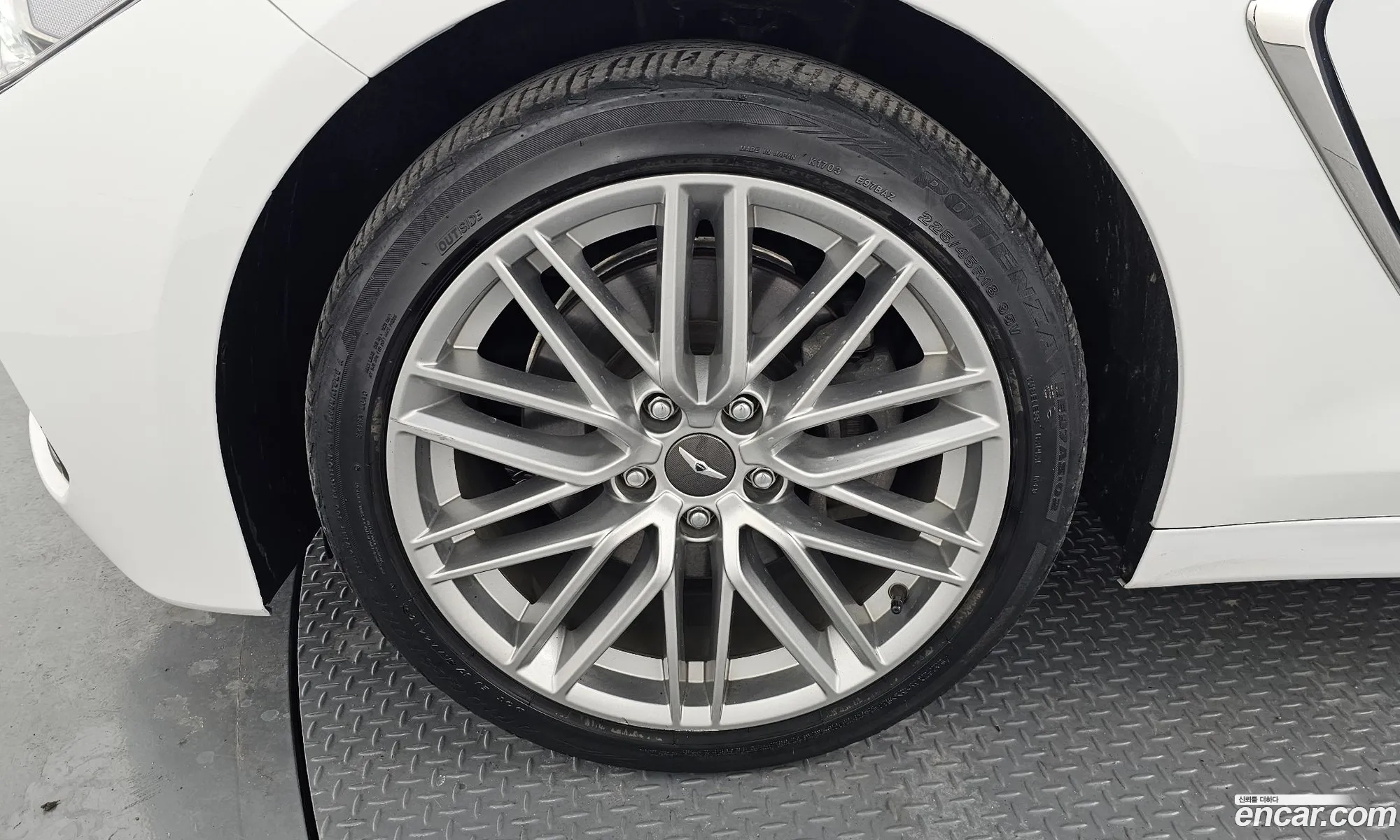 Genesis G70 2020 — 4