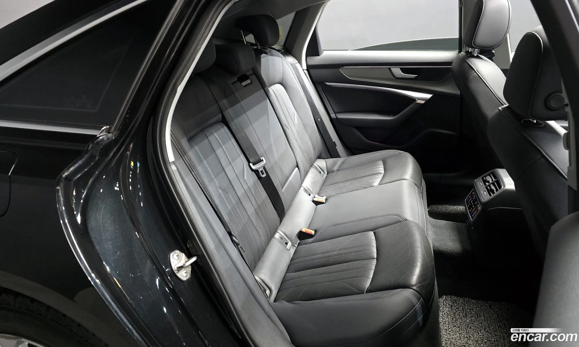 Audi A6 2019 WAUZZZF25LN013096 — 12