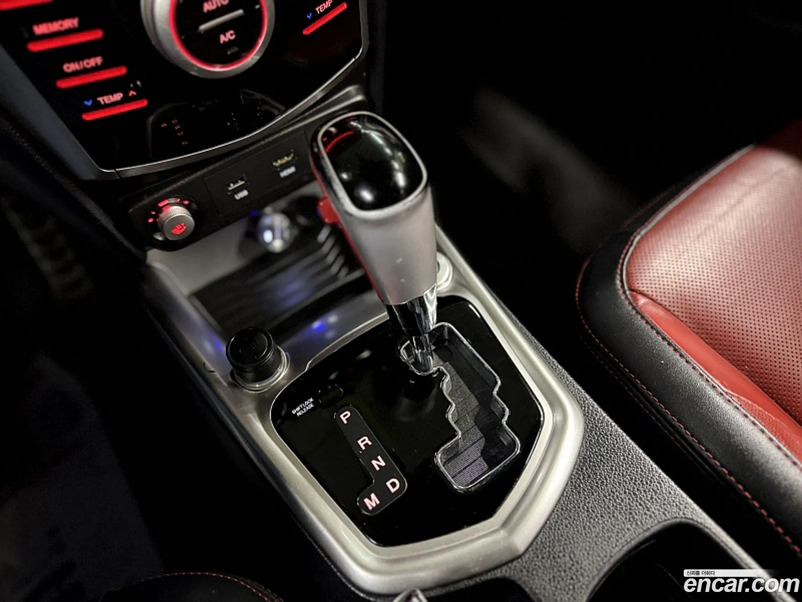 KG Mobility (SsangYong) Tivoli 2015 — 14