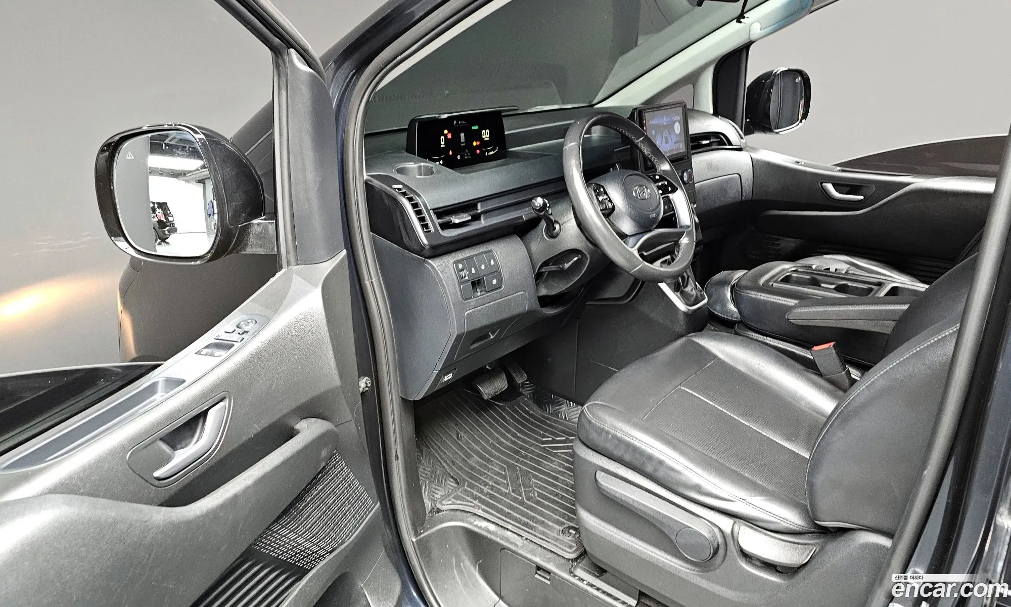 Hyundai Staria 2022 — 7
