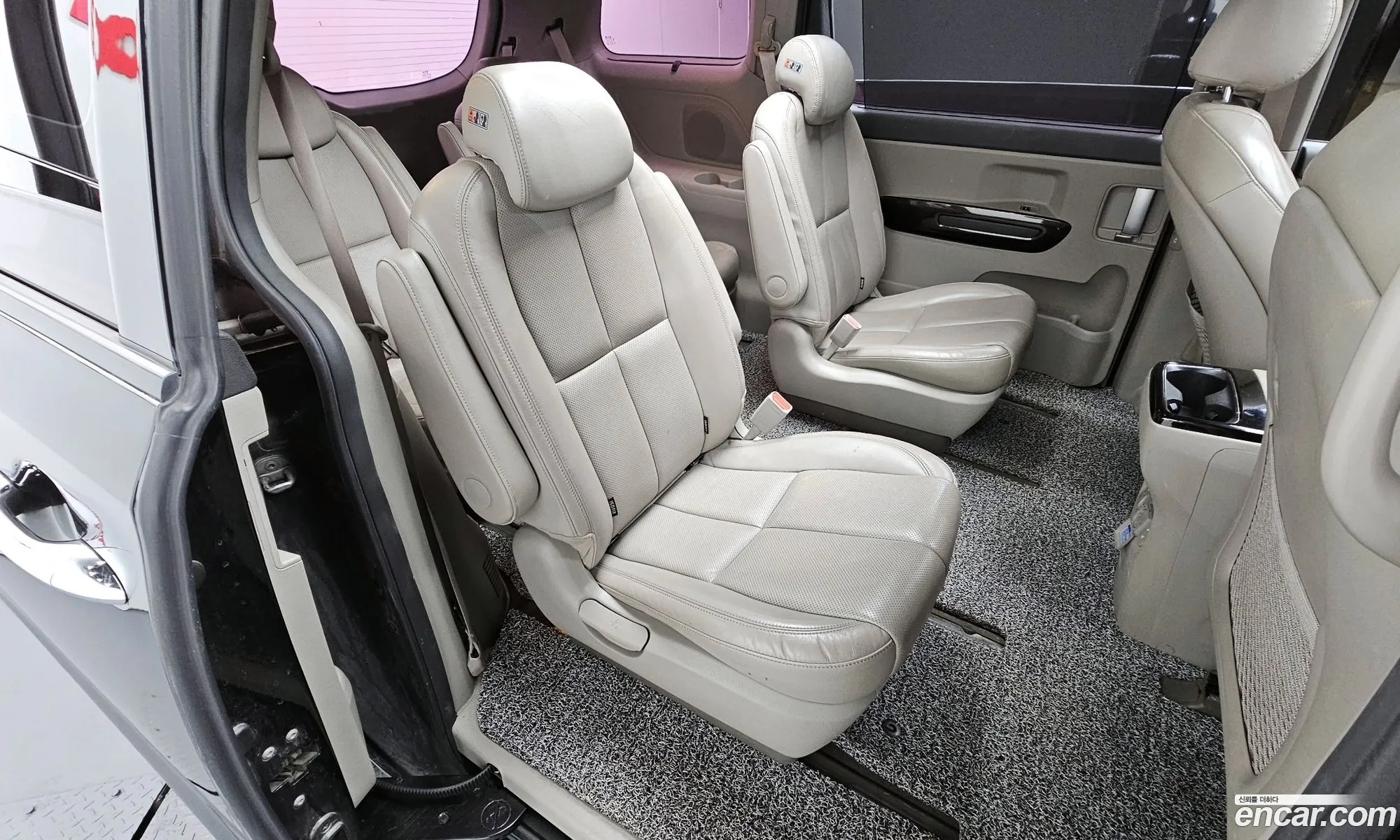 Kia Carnival 2016 — 9