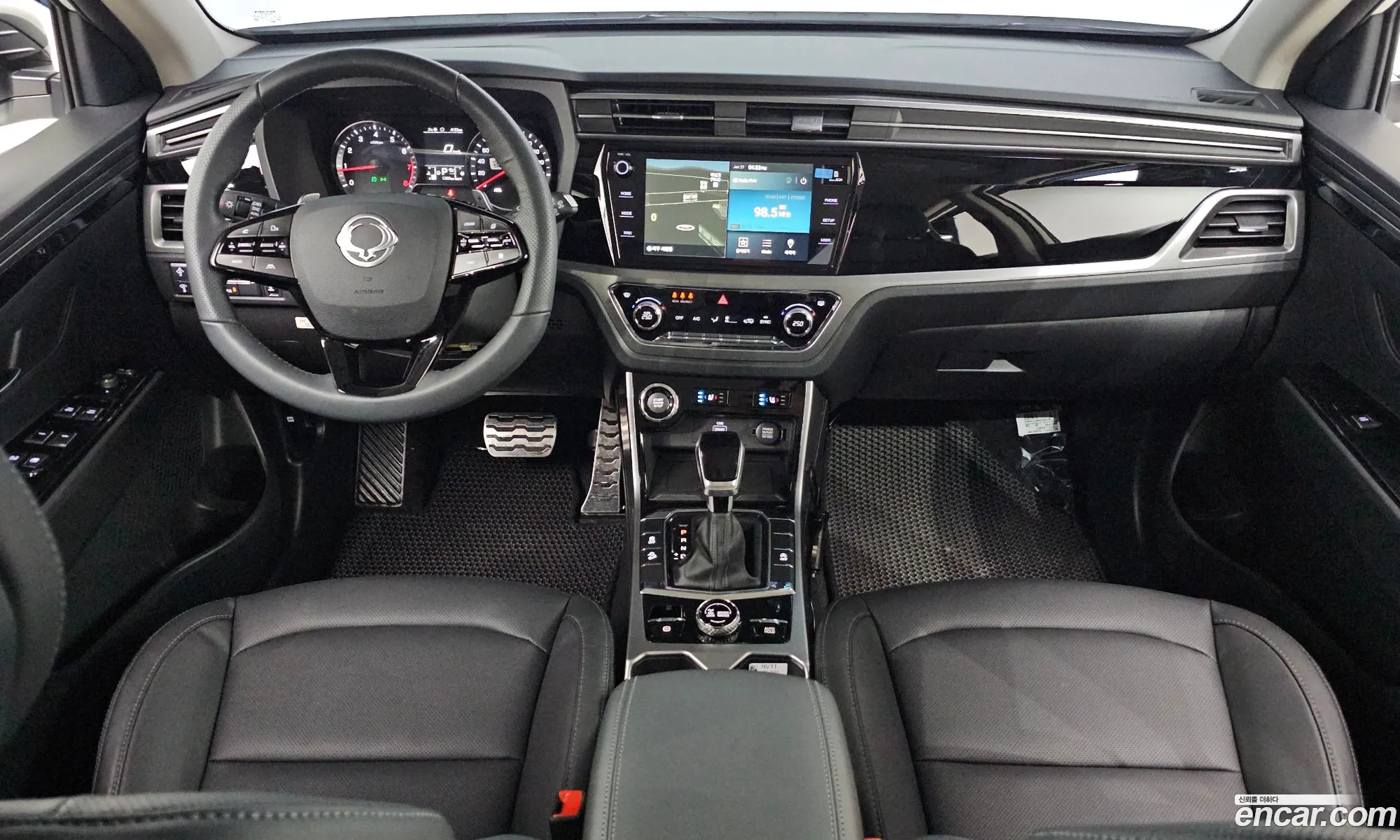 KG Mobility (SsangYong) Beautiful Korando 2025 — 11