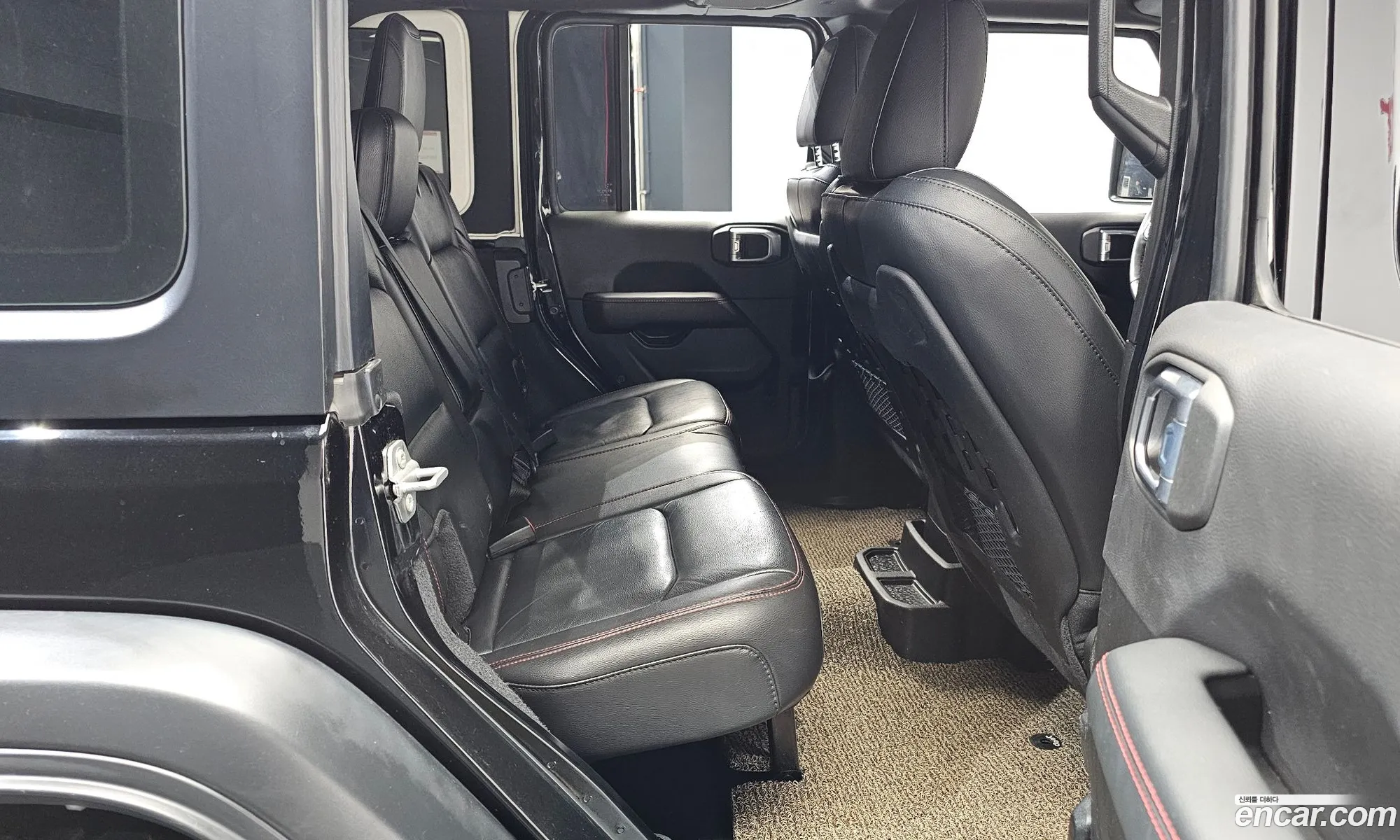 Jeep Wrangler 2022 — 11