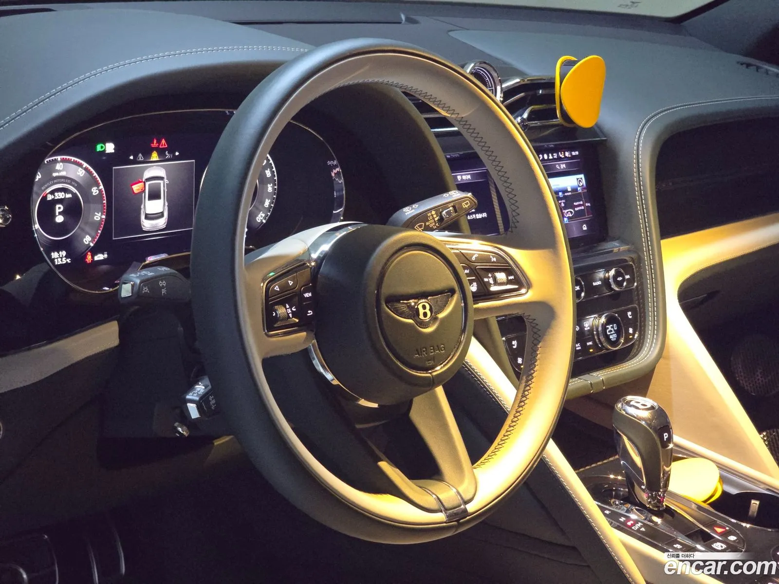 Bentley Bentayga 2024 — 19