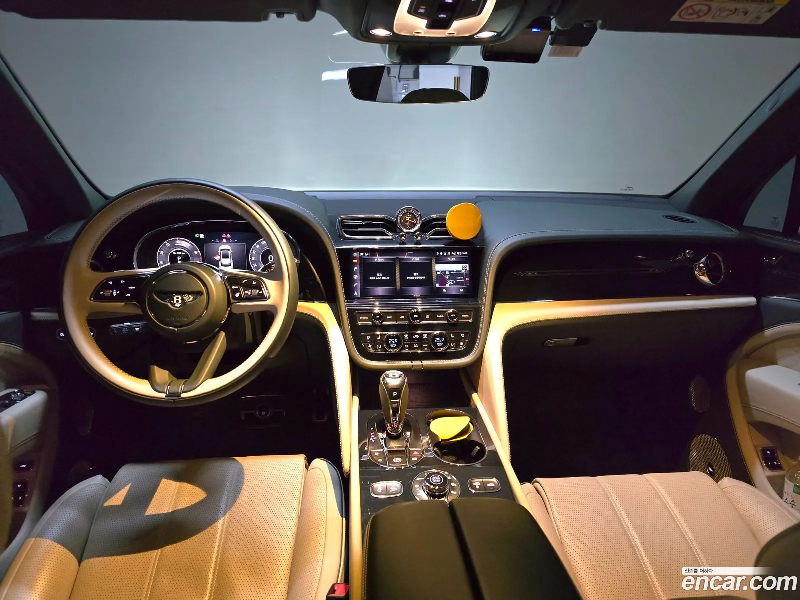 Bentley Bentayga 2024 — 2