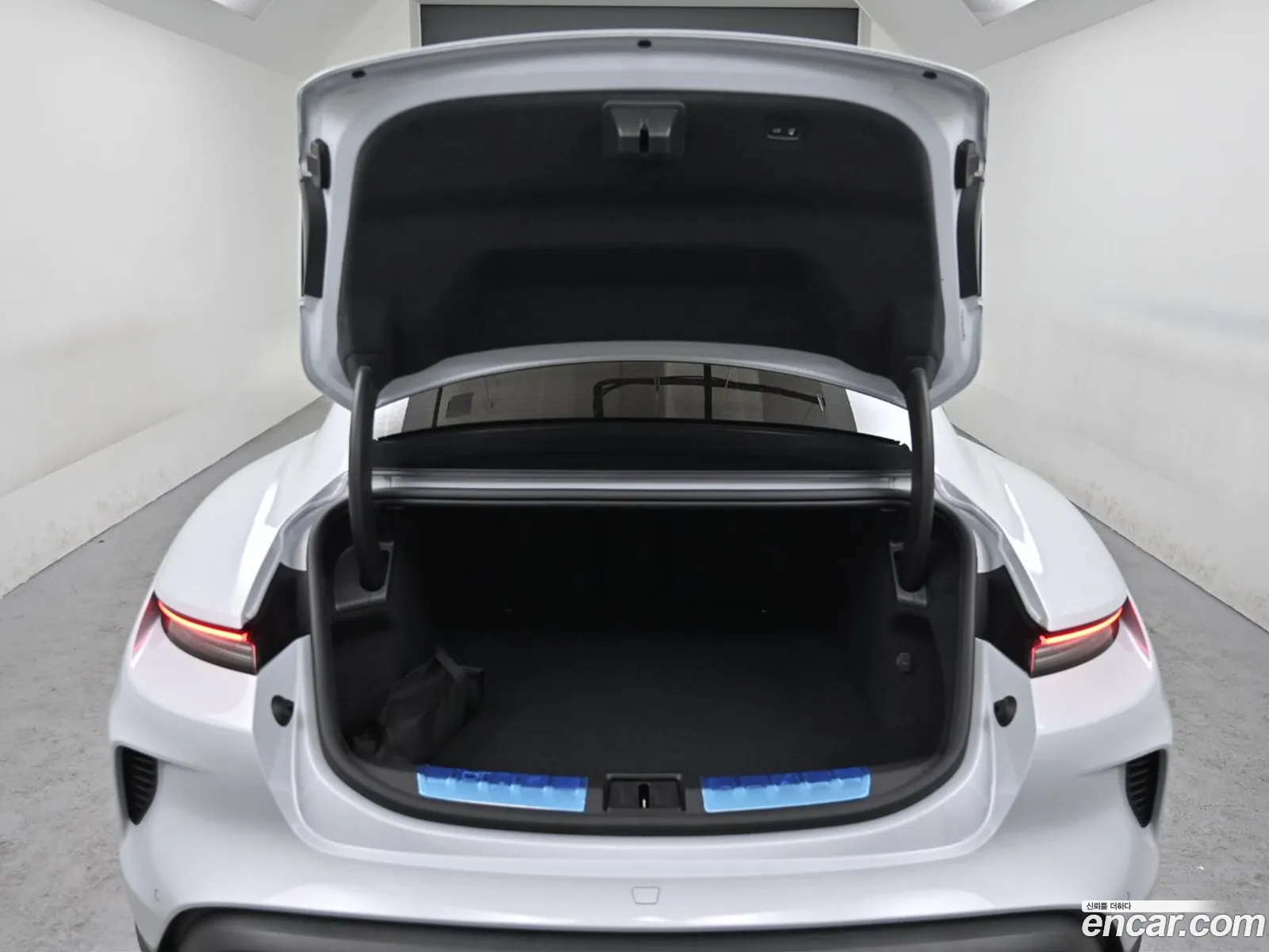 Porsche Taycan 2025 — 15