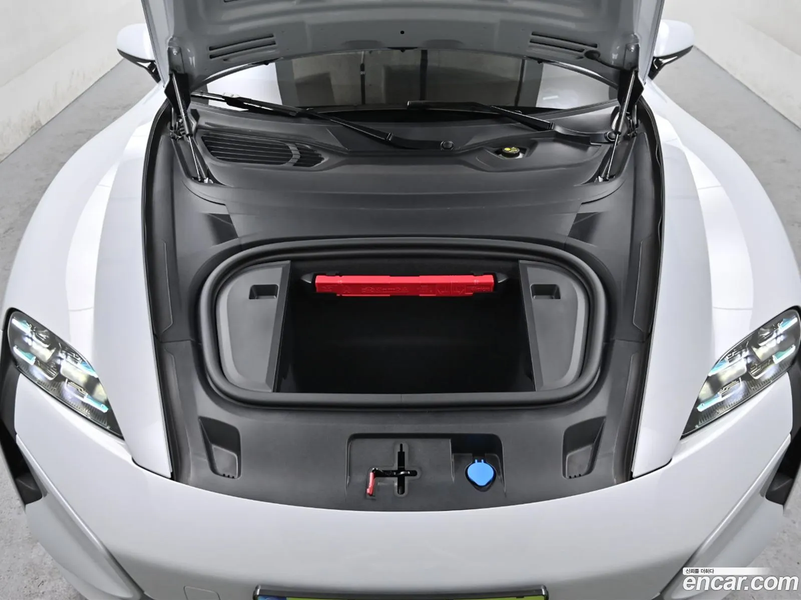 Porsche Taycan 2025 — 11