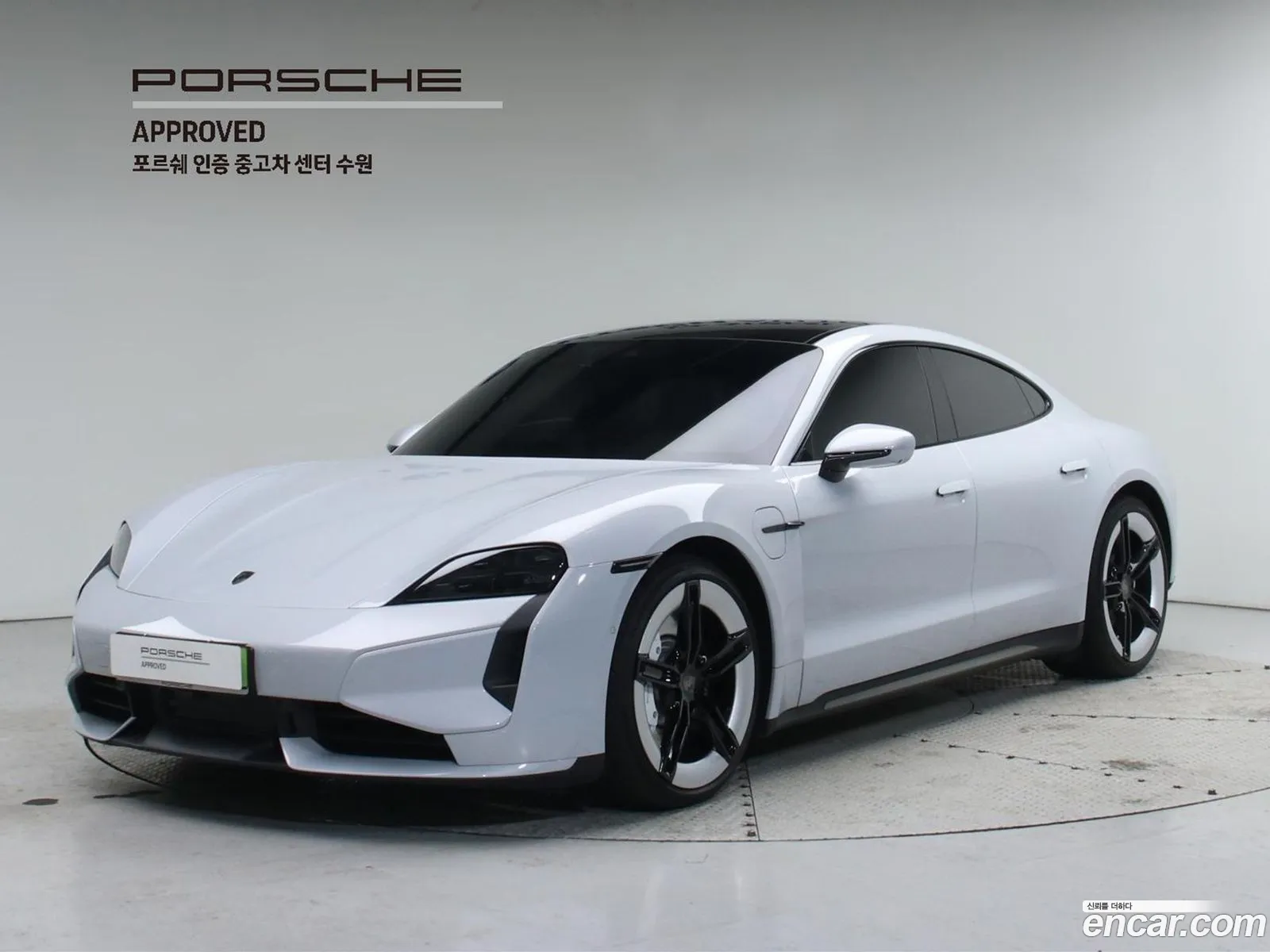 Porsche Taycan 2025 — 17