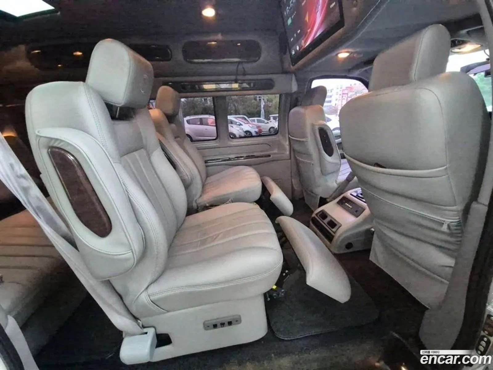 Chevrolet Express Van 2015 — 18