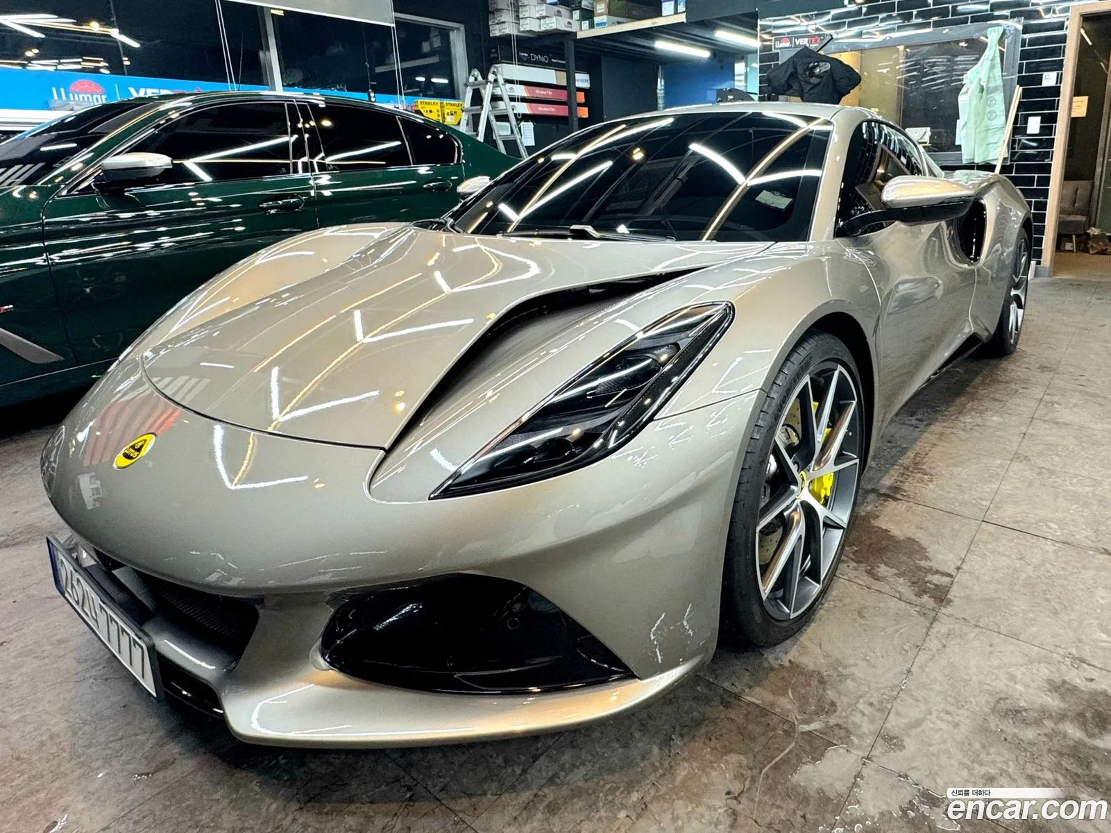 Lotus Emira 2024 — 11