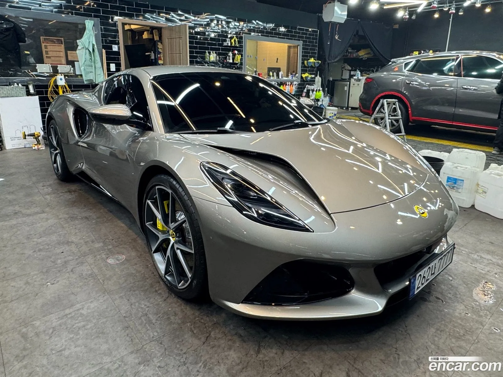 Lotus Emira 2024 — 16