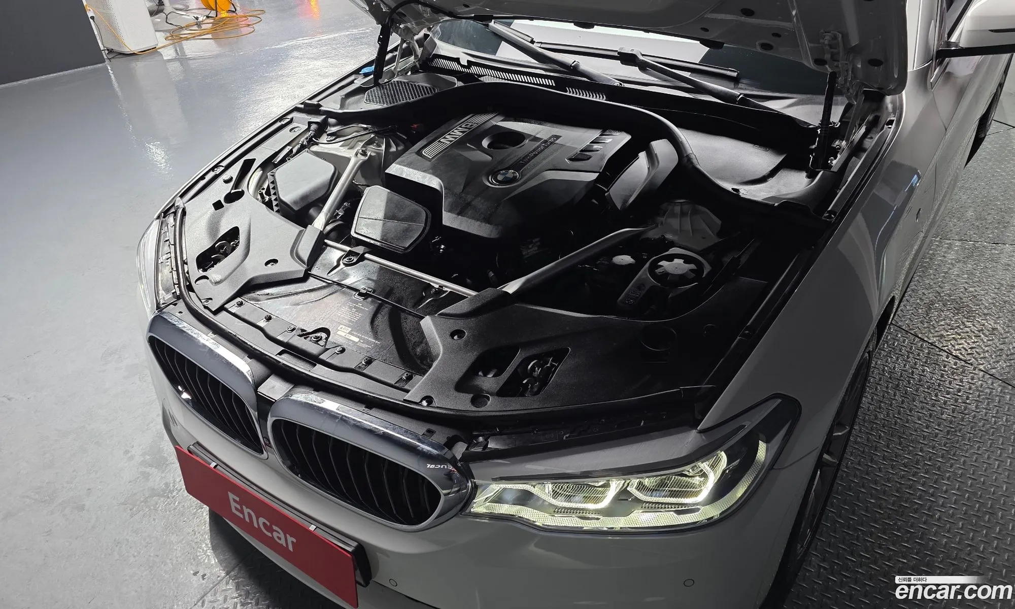 BMW 5 Series 2018 WBAJD3107JWC13972 — 6